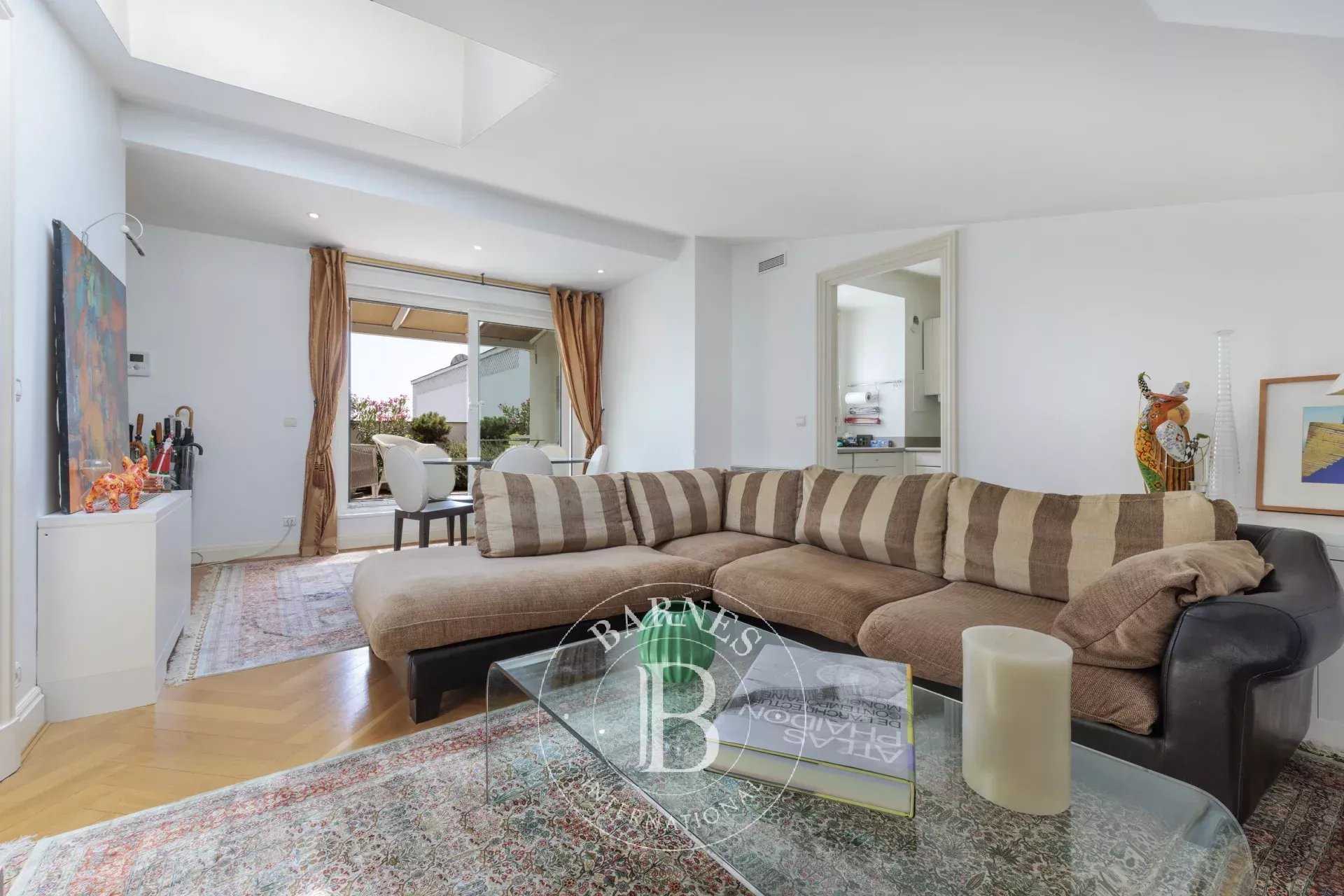 Paris  - Appartement 2 Pi&egrave;ces, 1 Chambre