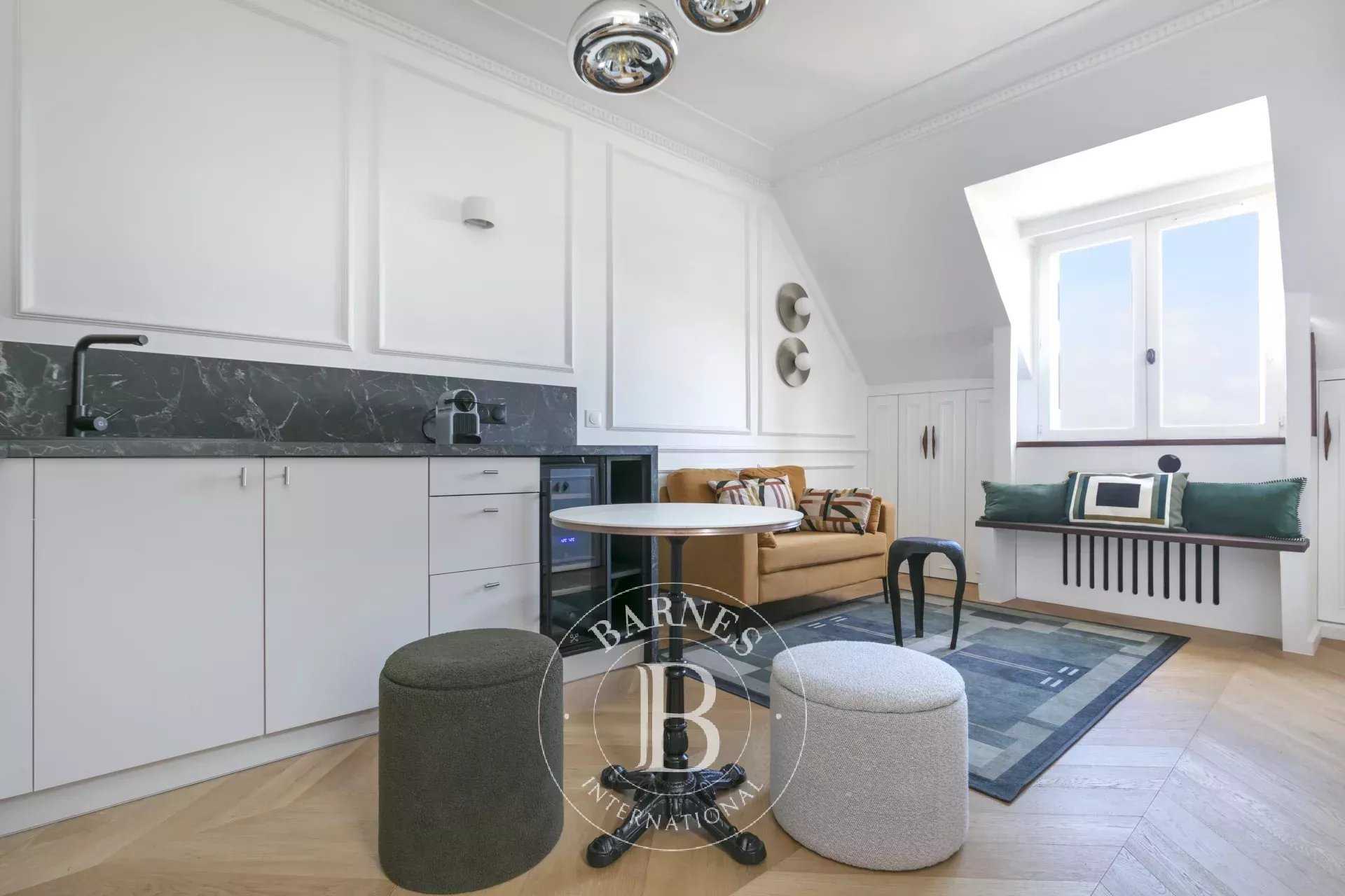 Paris  - Appartement 2 Pièces, 1 Chambre