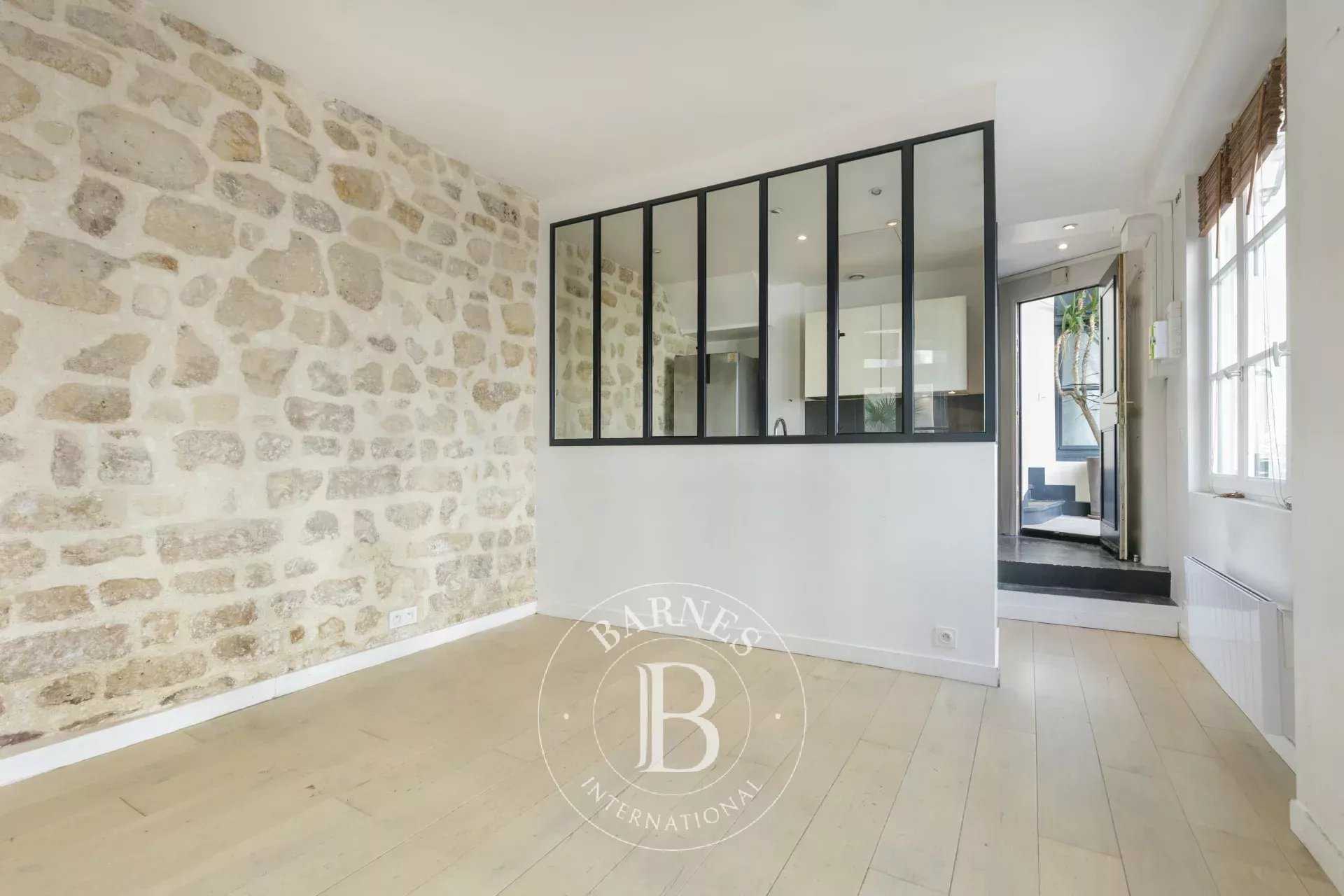 Paris  - Appartement 2 Pièces, 1 Chambre