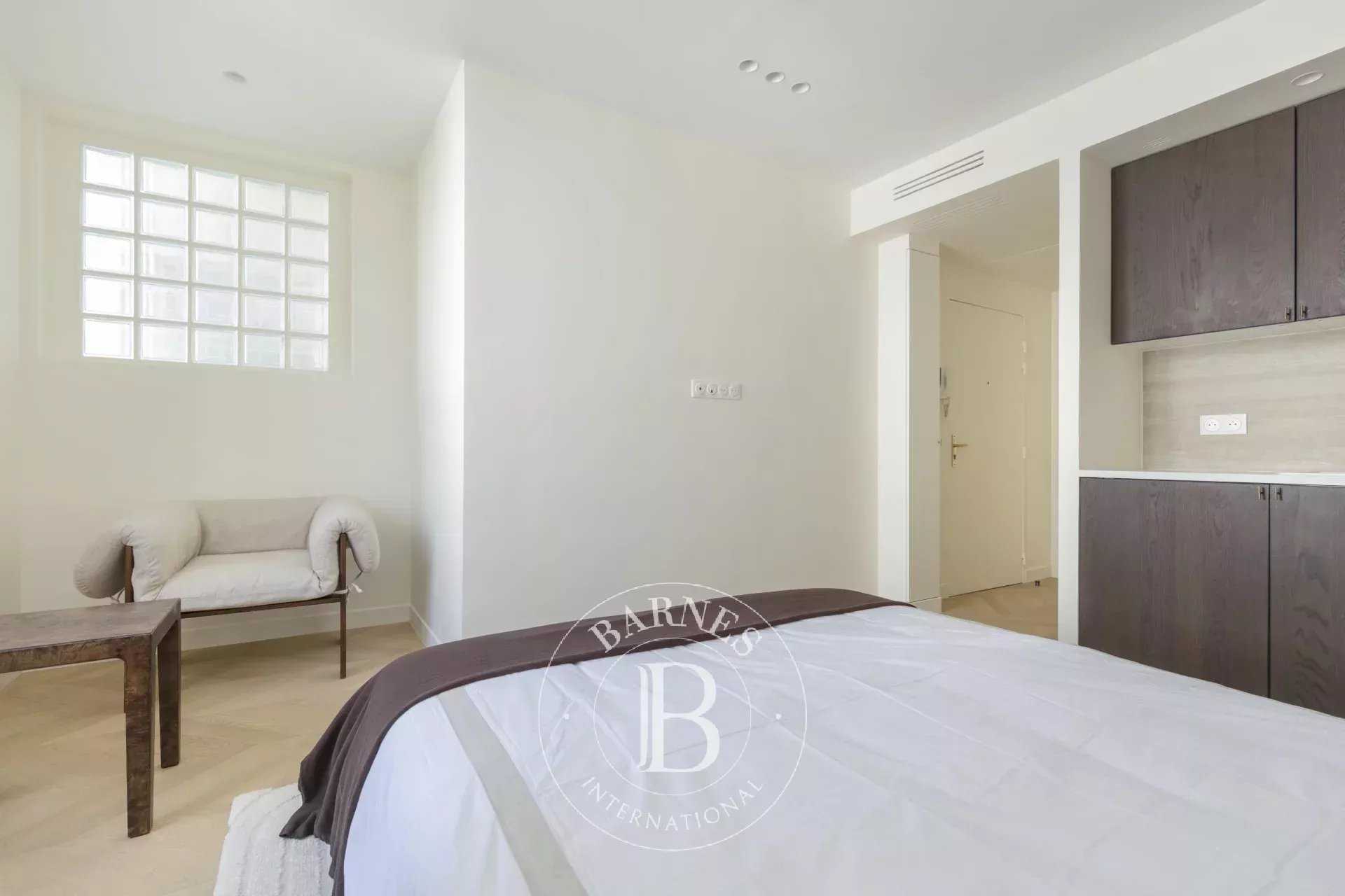 Apartment Paris 75008  -  ref 85695196 (picture 1)