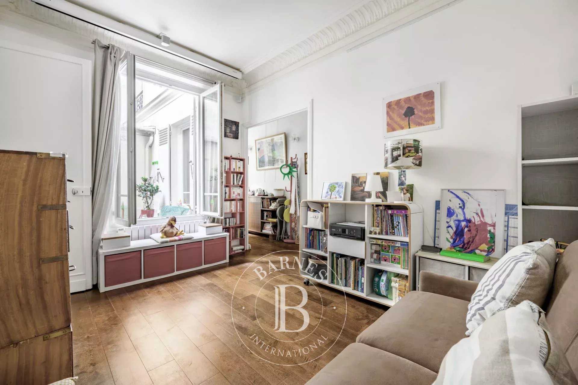 Paris  - Appartement 3 Pi&egrave;ces 2 Chambres