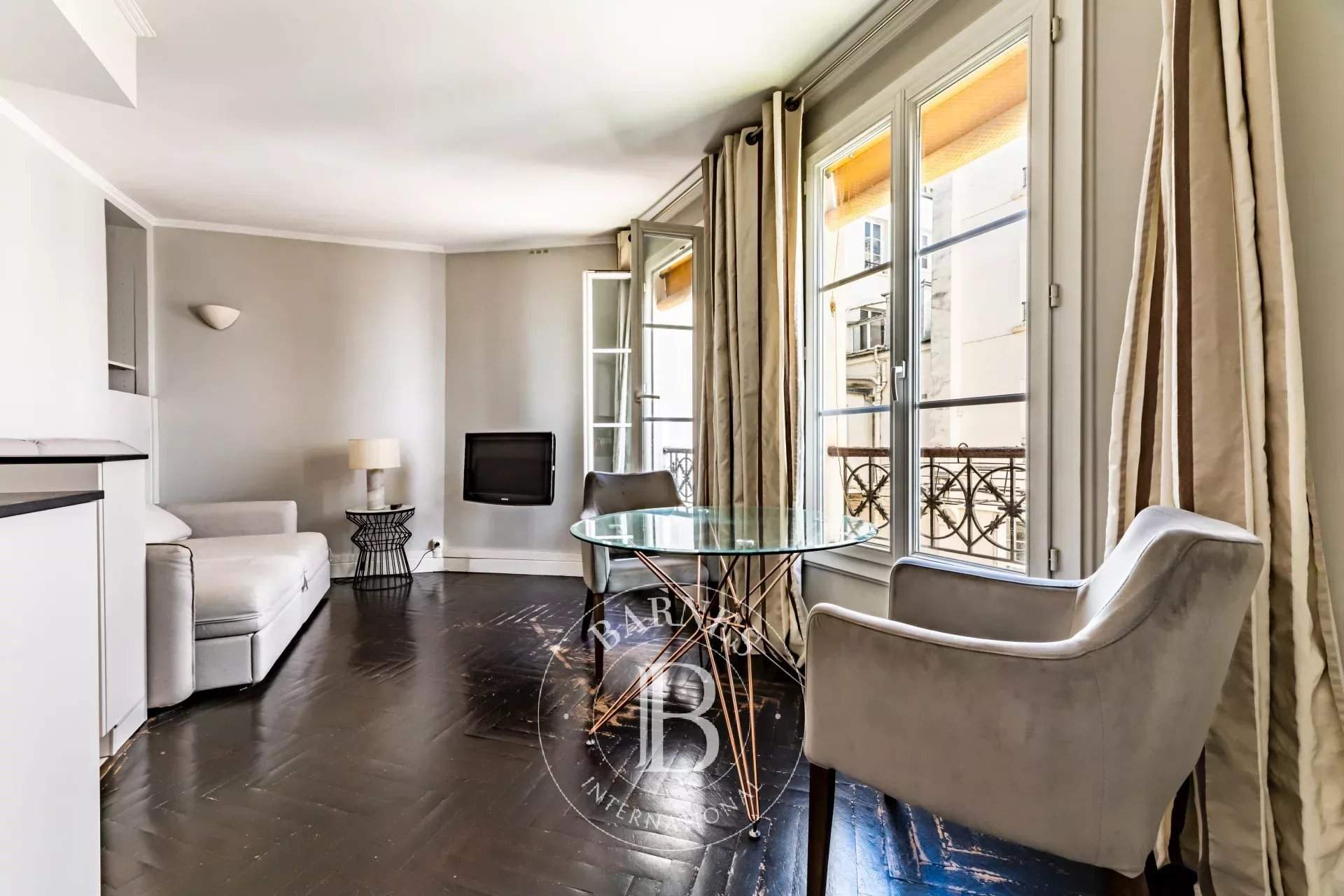 Paris  - Appartement 2 Pi&egrave;ces, 1 Chambre - picture 1