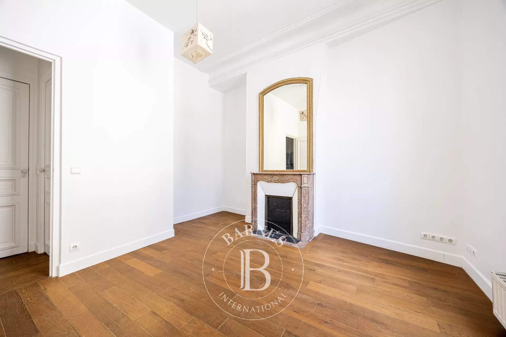 Paris  - Apartment 2 Bedrooms - picture 2