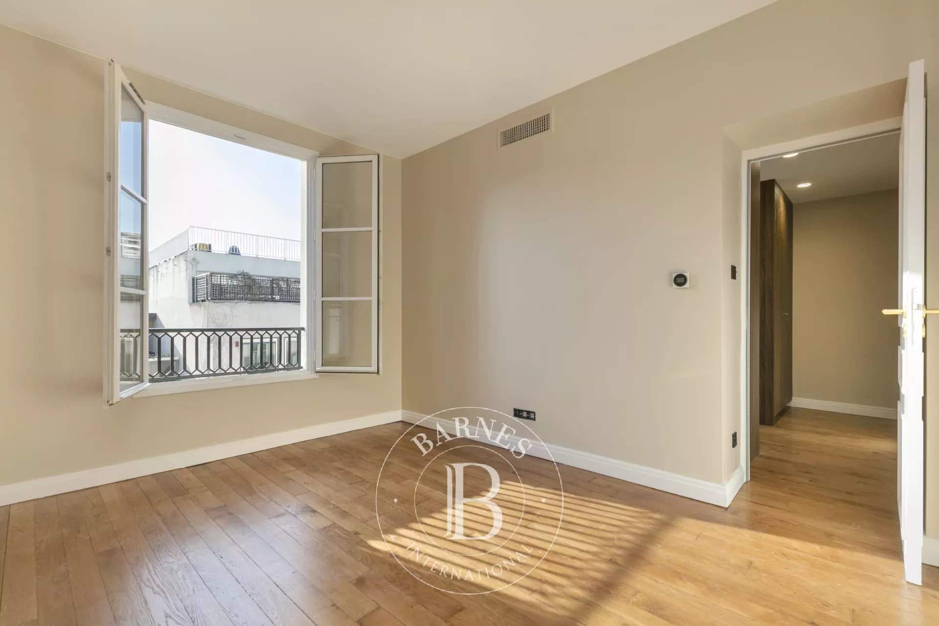 Paris  - Appartement 3 Pi&egrave;ces 2 Chambres - picture 5