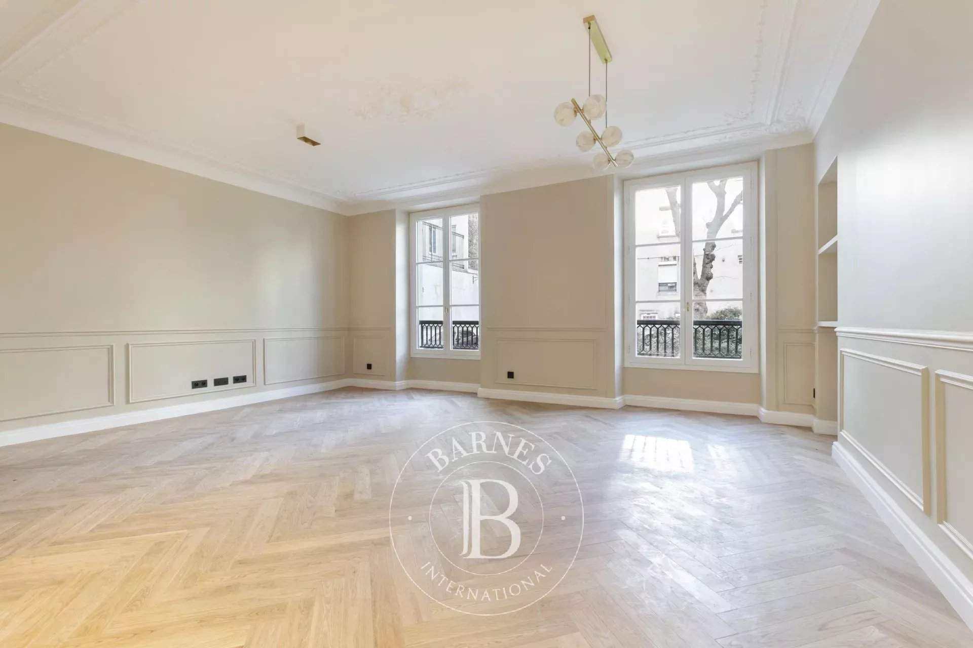 Paris  - Appartement 2 Pi&egrave;ces, 1 Chambre - picture 2