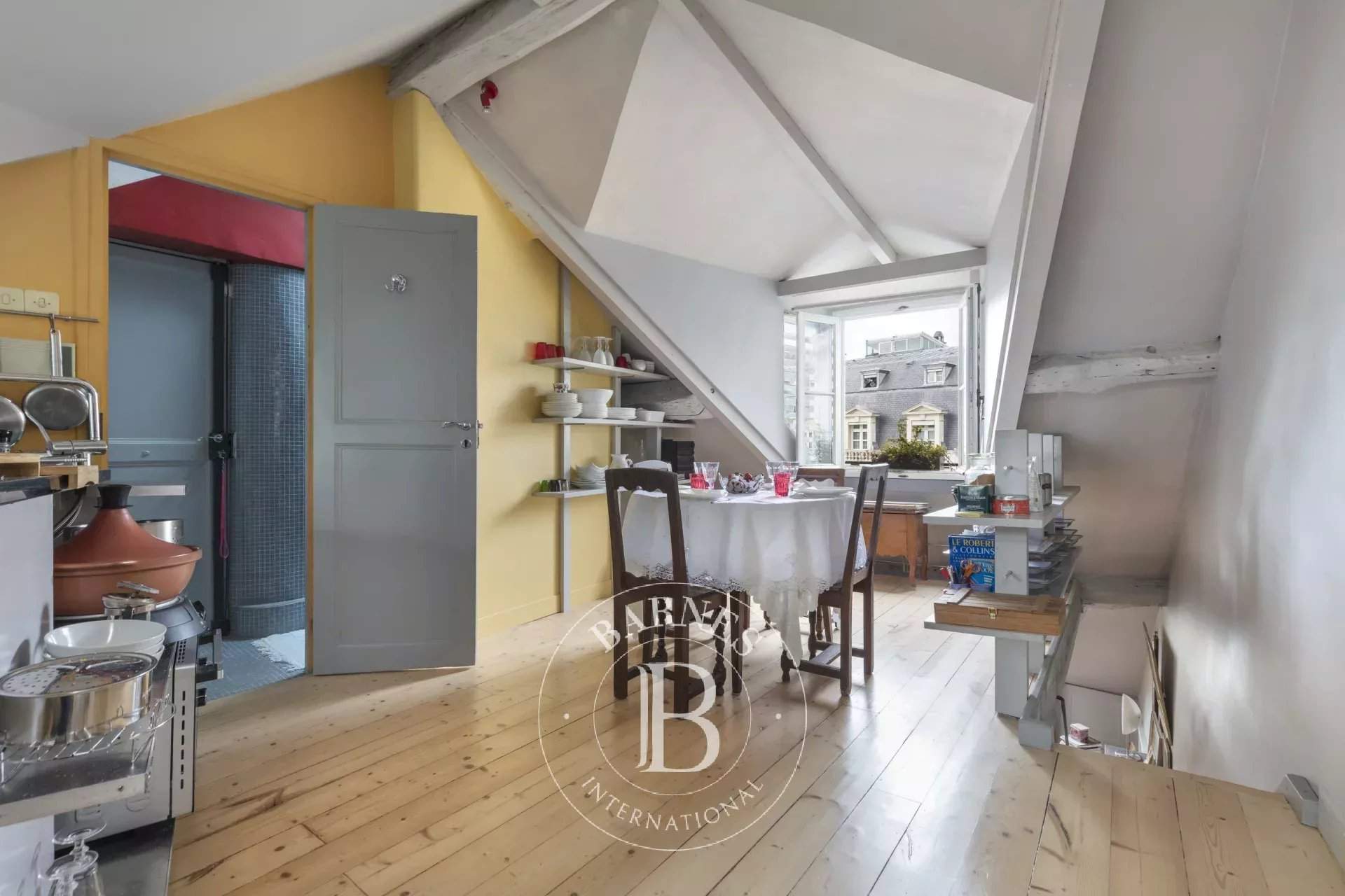 Paris  - Appartement 4 Pi&egrave;ces 2 Chambres - picture 5