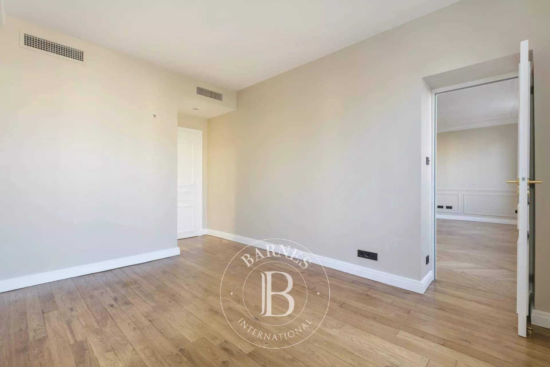 Paris  - Appartement 3 Pi&egrave;ces 2 Chambres - picture 11