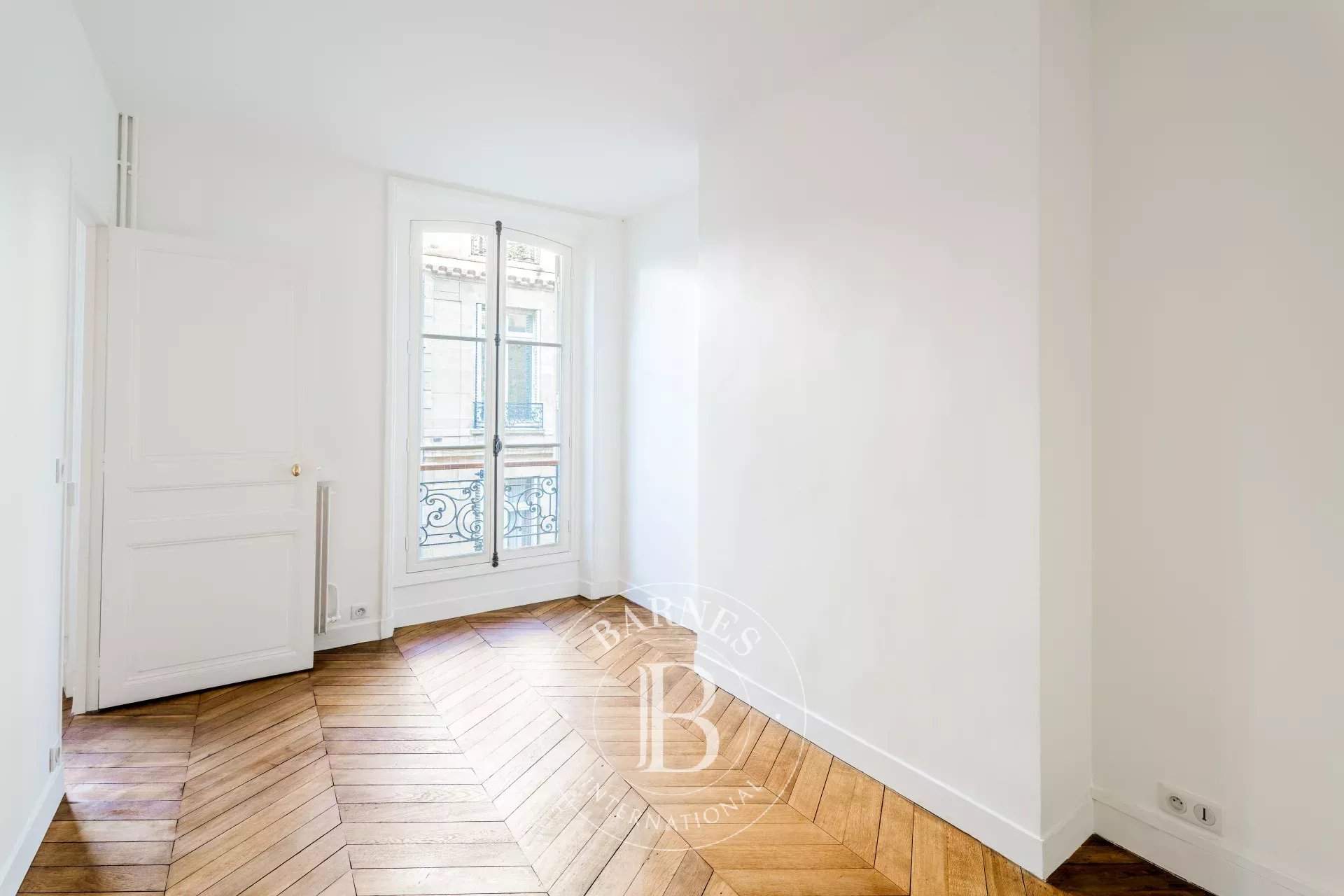 Paris  - Appartement 3 Pi&egrave;ces 2 Chambres - picture 4