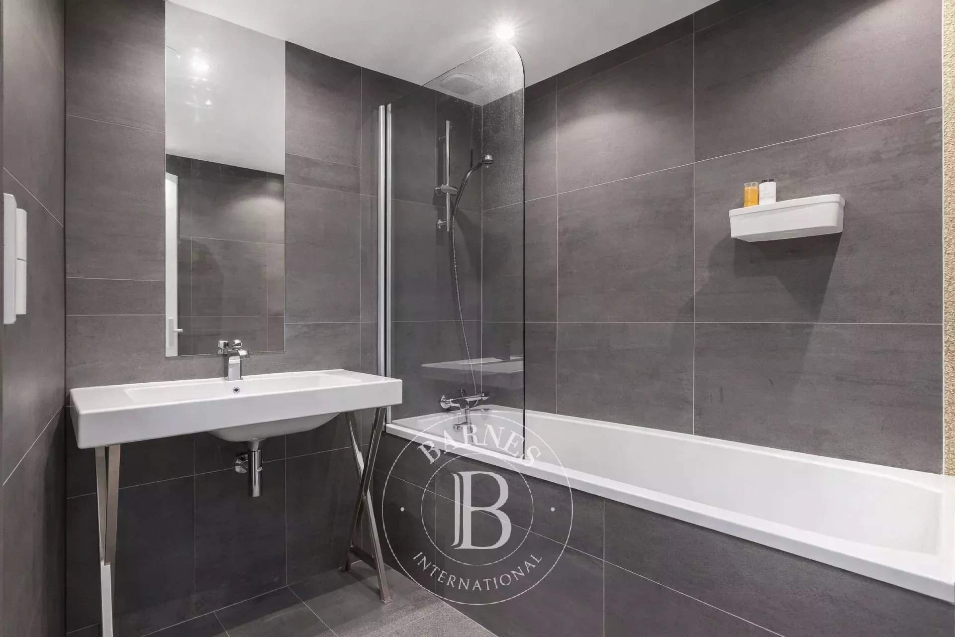 Paris  - Appartement 3 Pi&egrave;ces 2 Chambres - picture 9