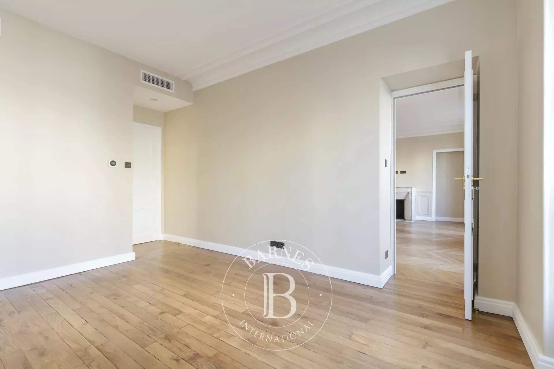 Paris  - Appartement 3 Pi&egrave;ces 2 Chambres - picture 4