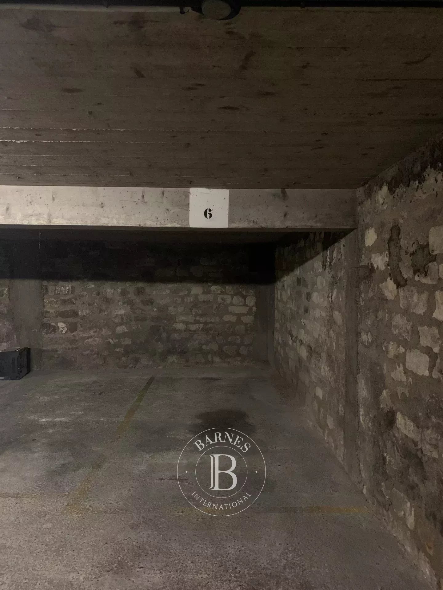 Paris  - Parking 1 Pièce - picture 2