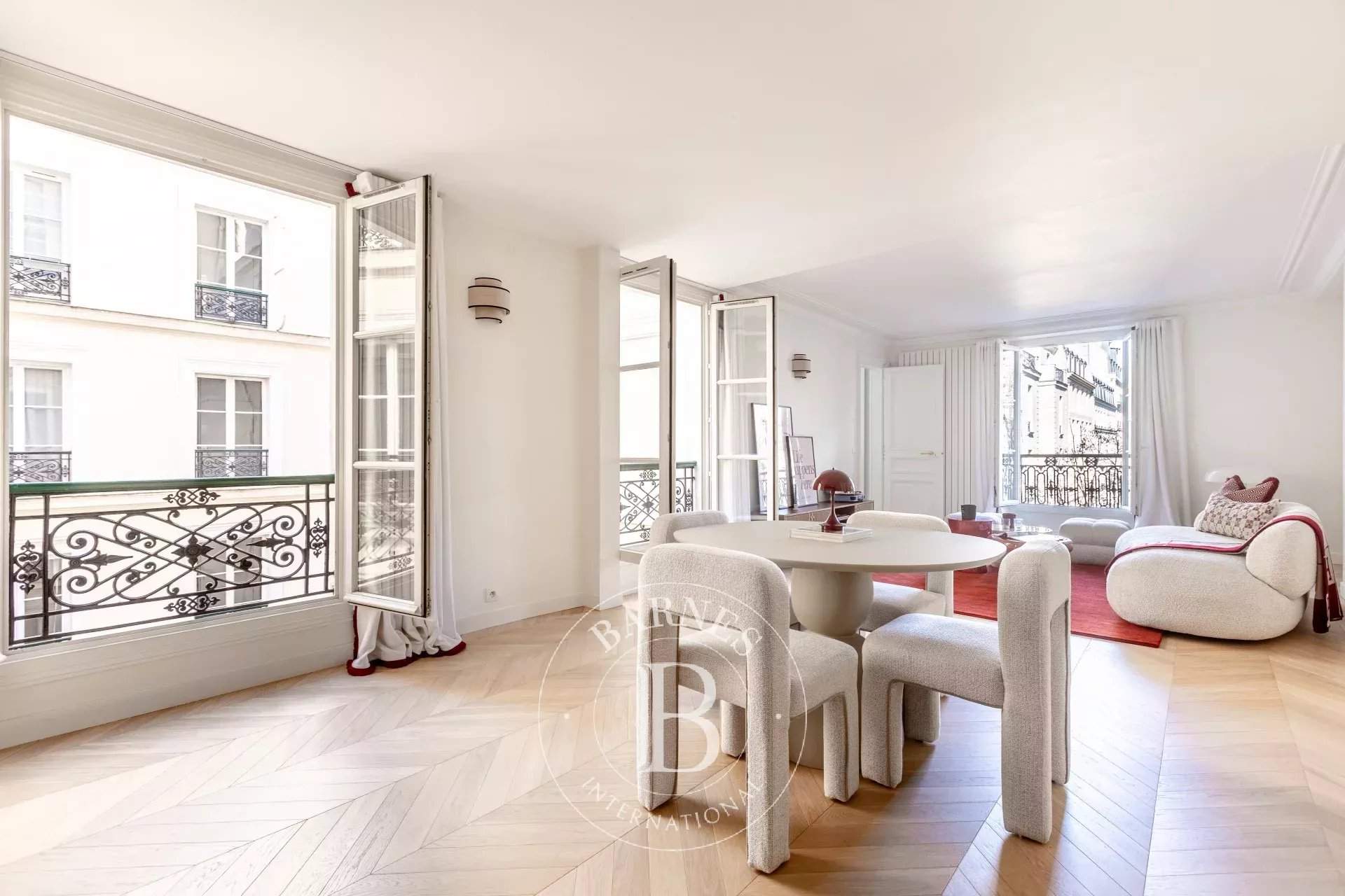 Paris  - Appartement 3 Pi&egrave;ces 2 Chambres - picture 2