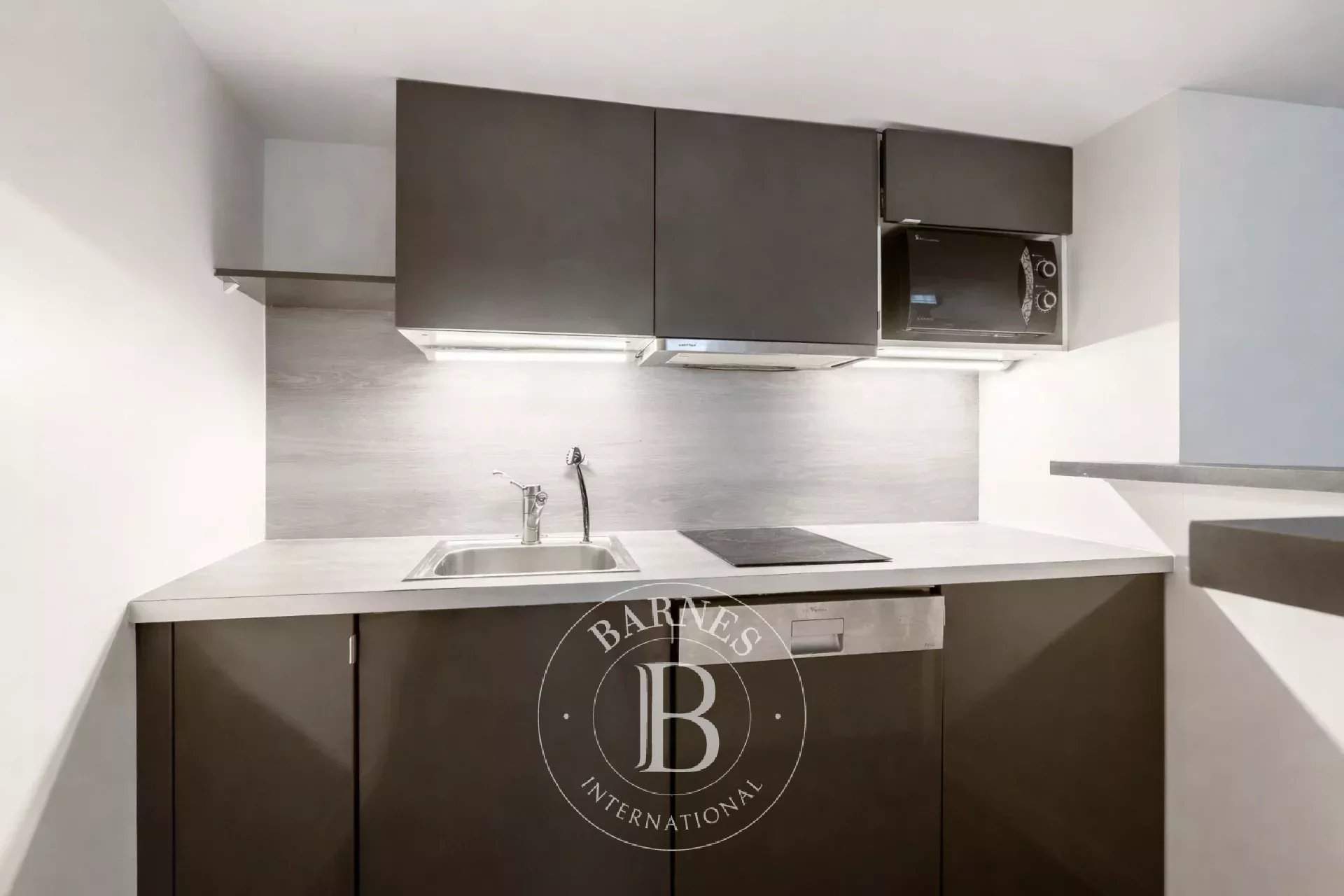 Paris  - Appartement 3 Pi&egrave;ces 2 Chambres - picture 12