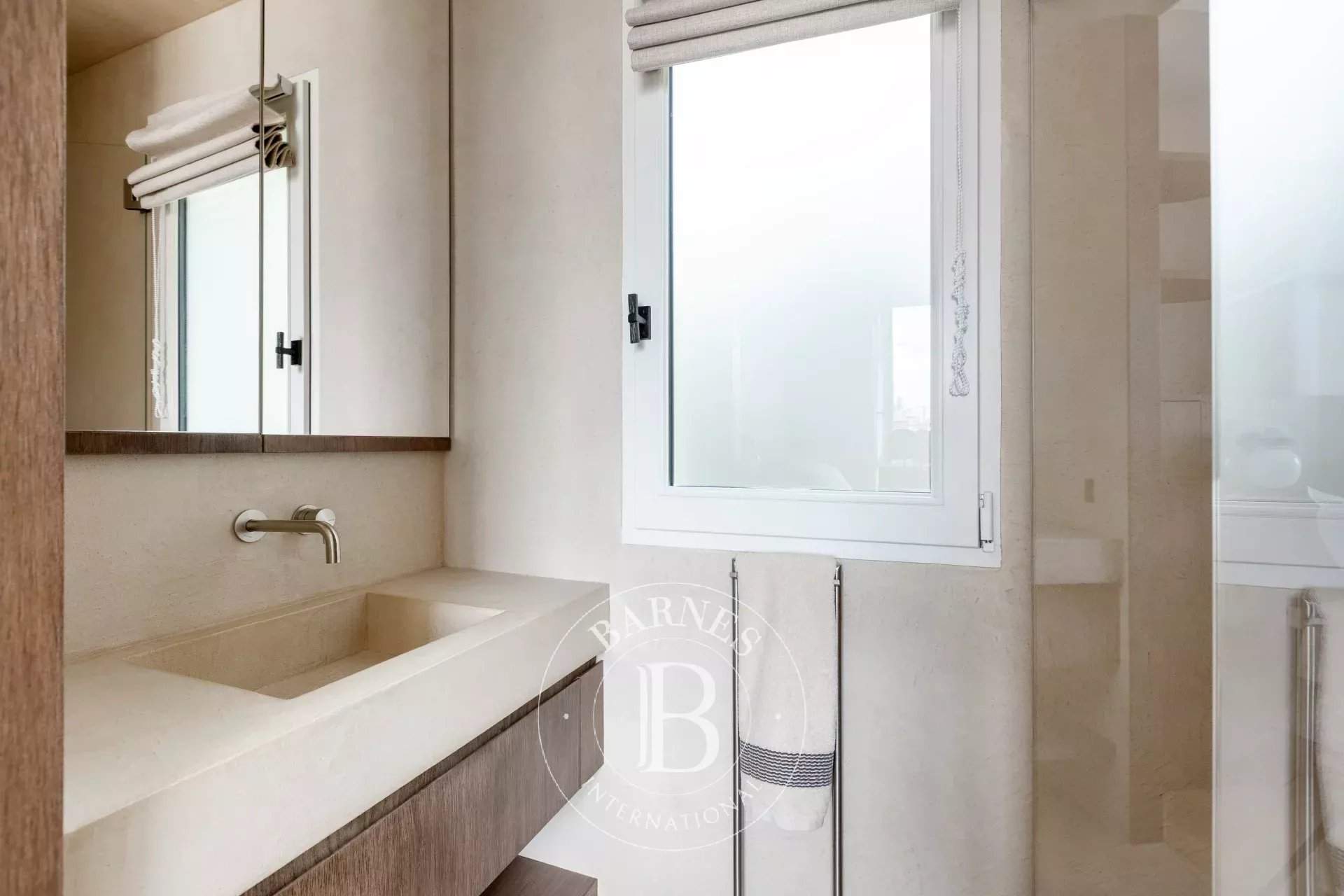 Paris  - Appartement 4 Pi&egrave;ces 2 Chambres - picture 12