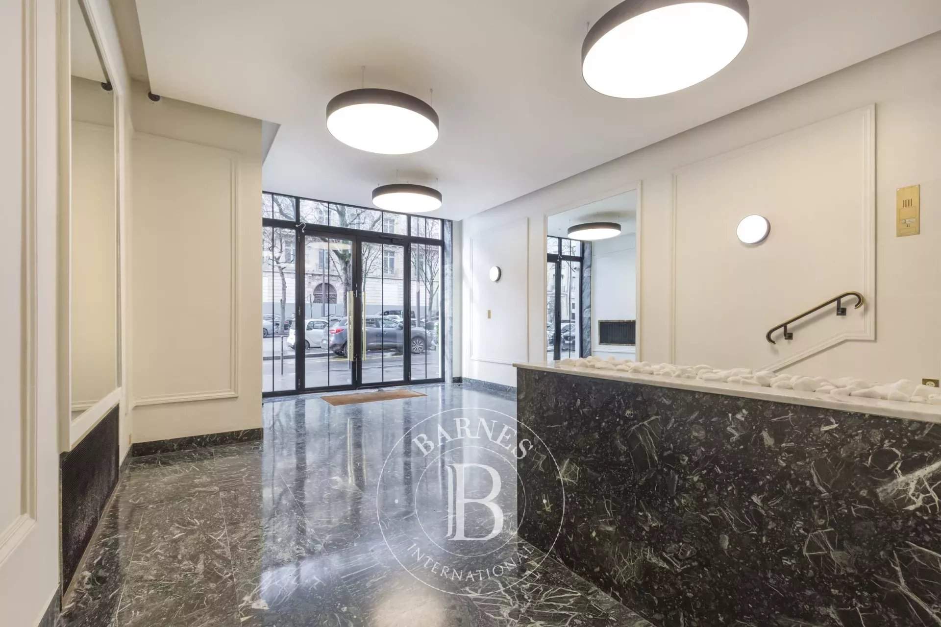 Paris  - Appartement 2 Pi&egrave;ces, 1 Chambre - picture 2