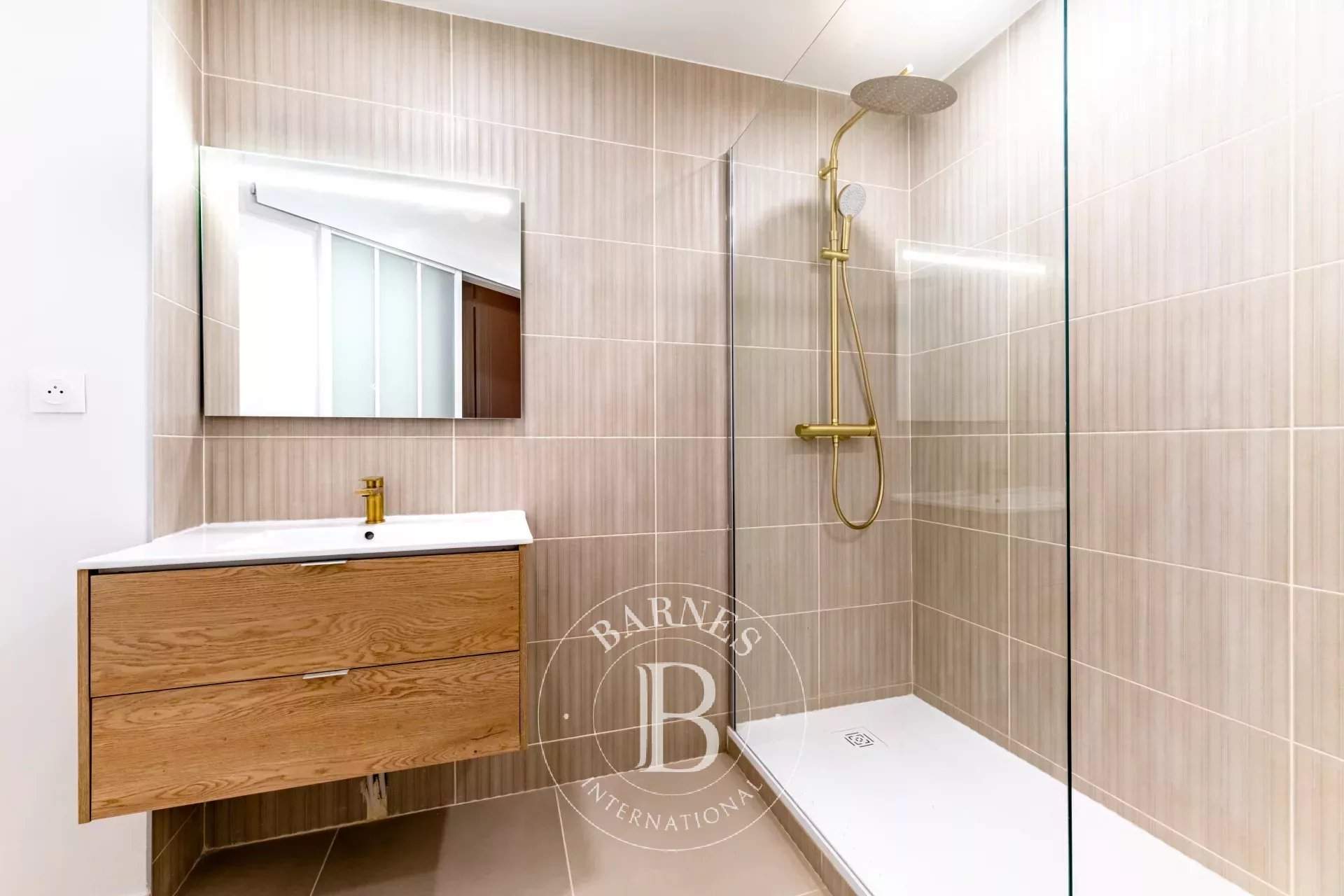 Paris  - Appartement 4 Pi&egrave;ces 2 Chambres - picture 8