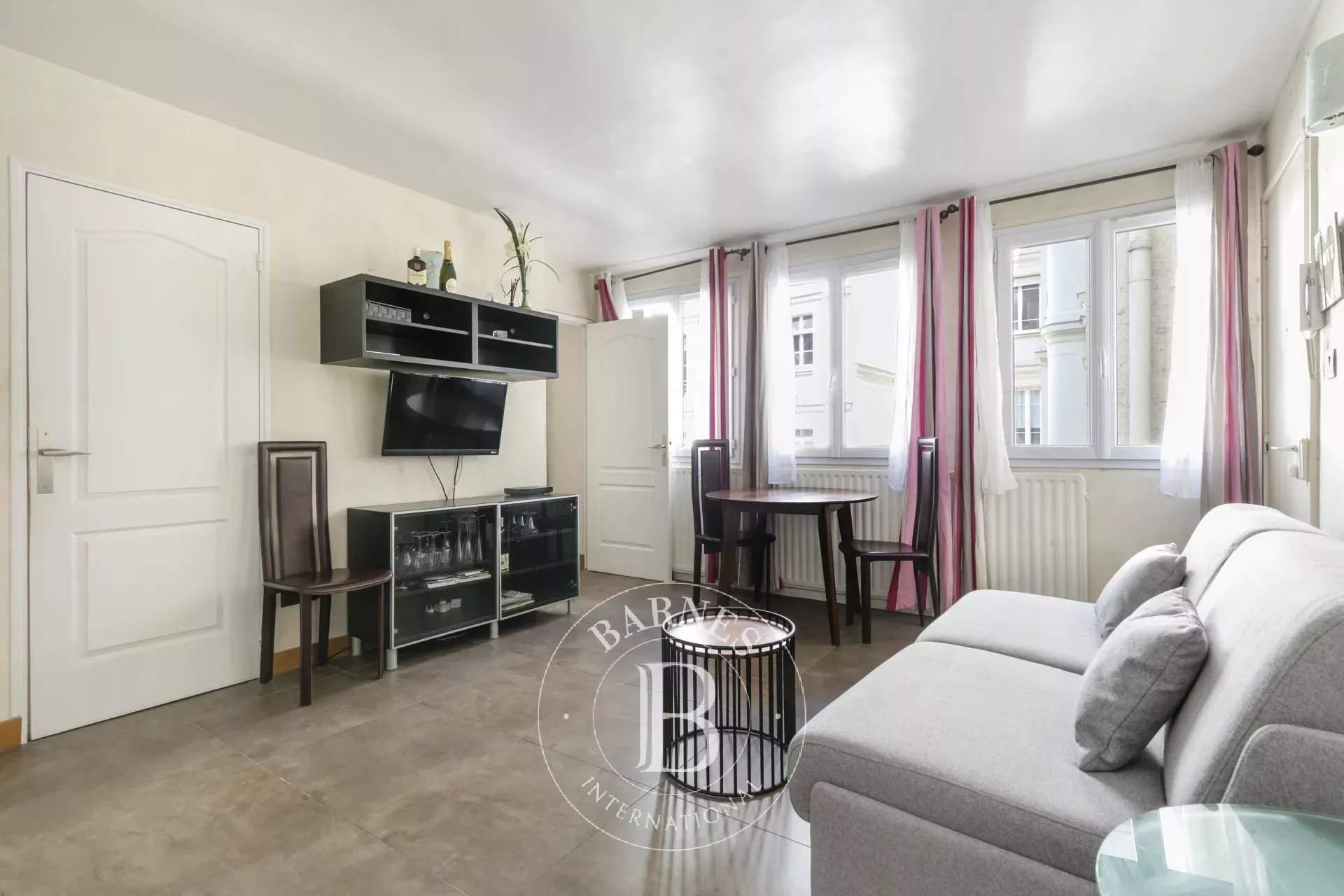 Paris  - Appartement 2 Pi&egrave;ces - picture 1