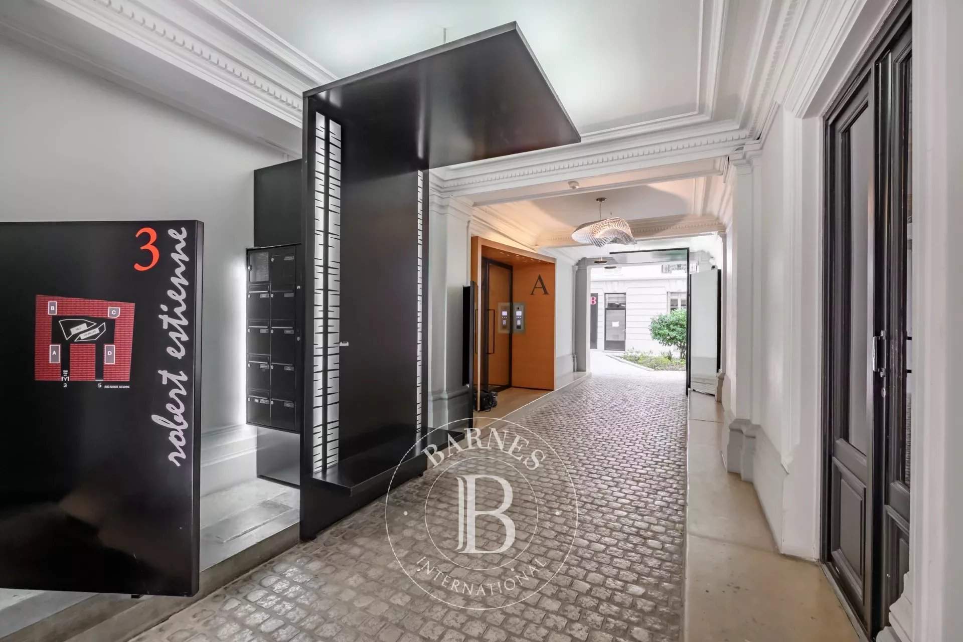 Paris  - Appartement  - picture 11