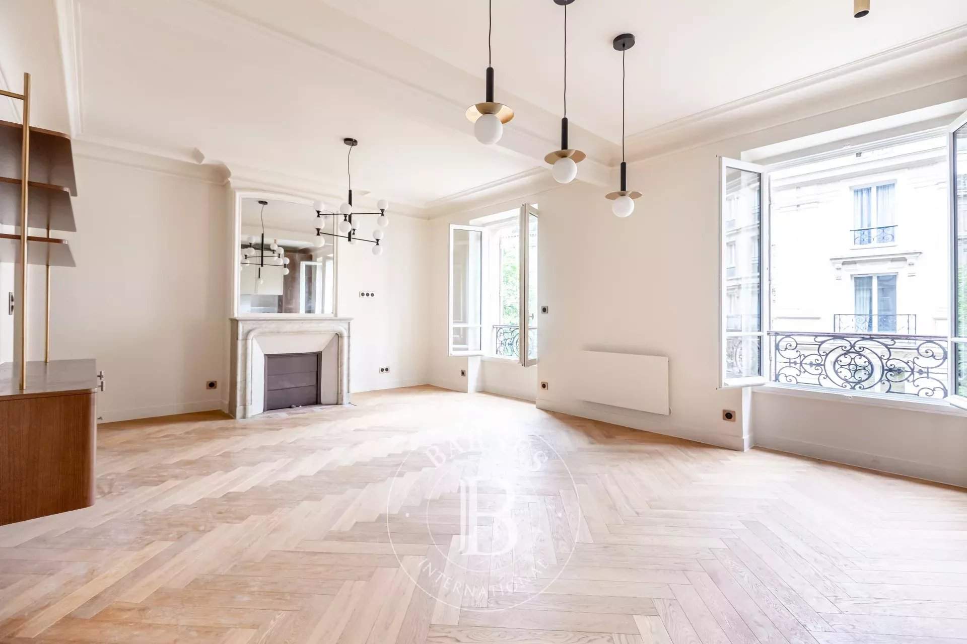Paris  - Apartment 2 Bedrooms - picture 2