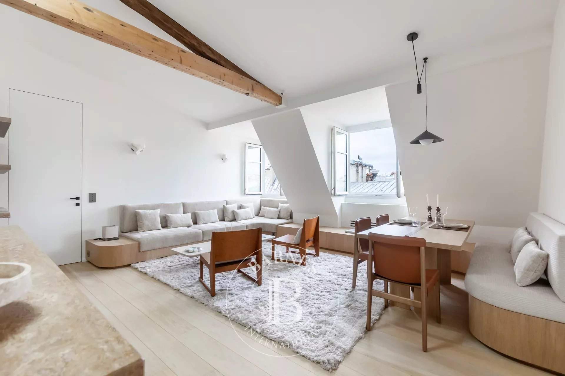 Paris  - Appartement 4 Pi&egrave;ces 2 Chambres - picture 1