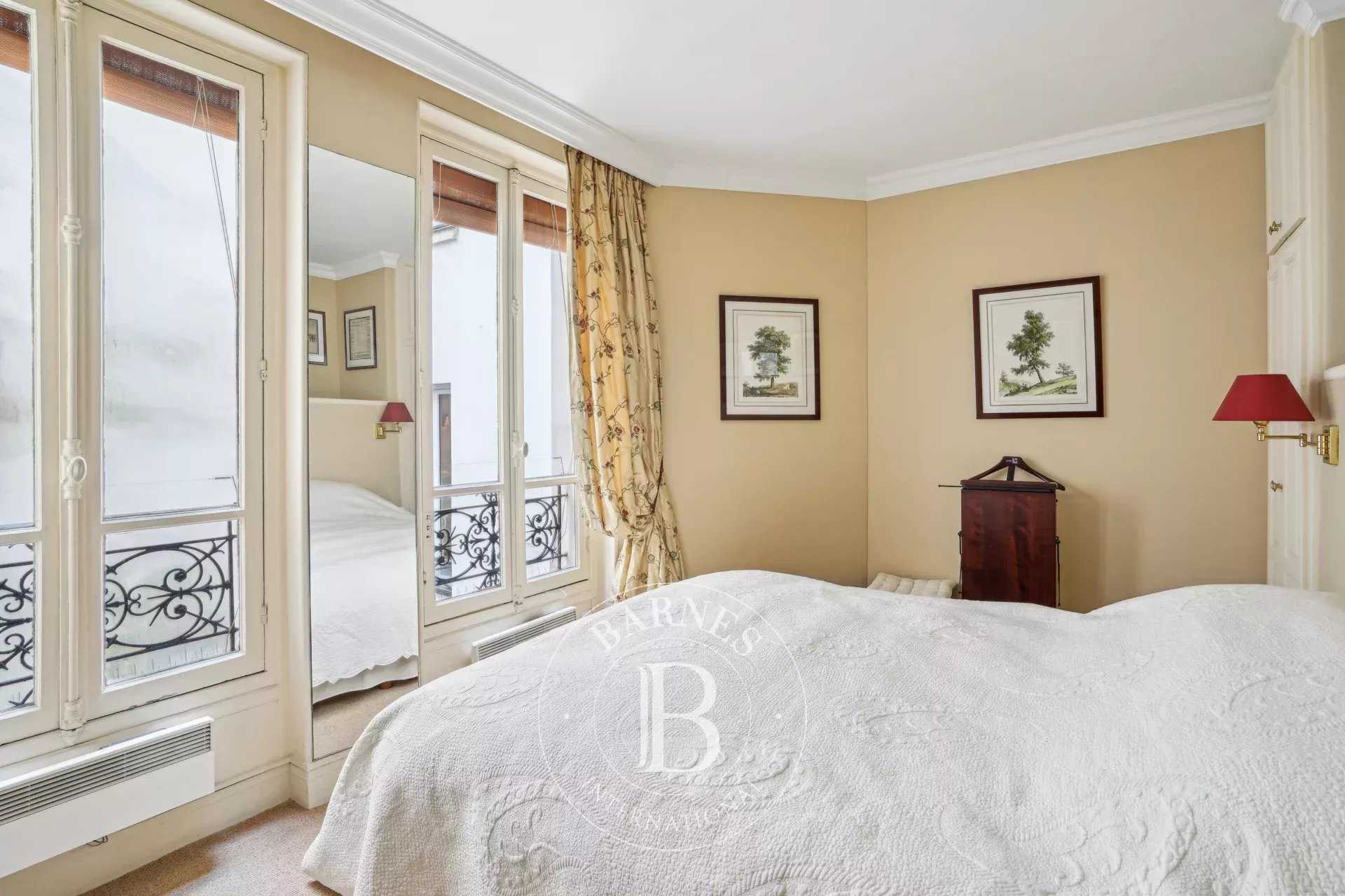 Paris  - Appartement 2 Pièces, 1 Chambre