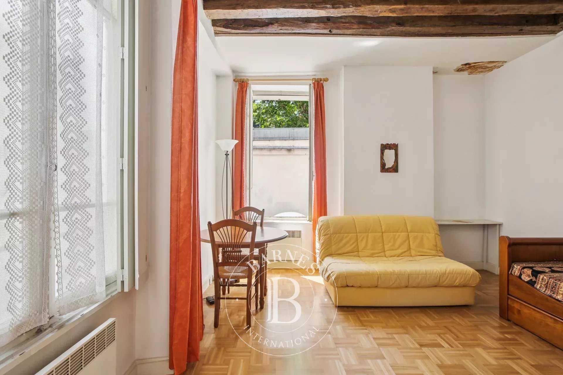 Paris  - Piso 1 Cuarto