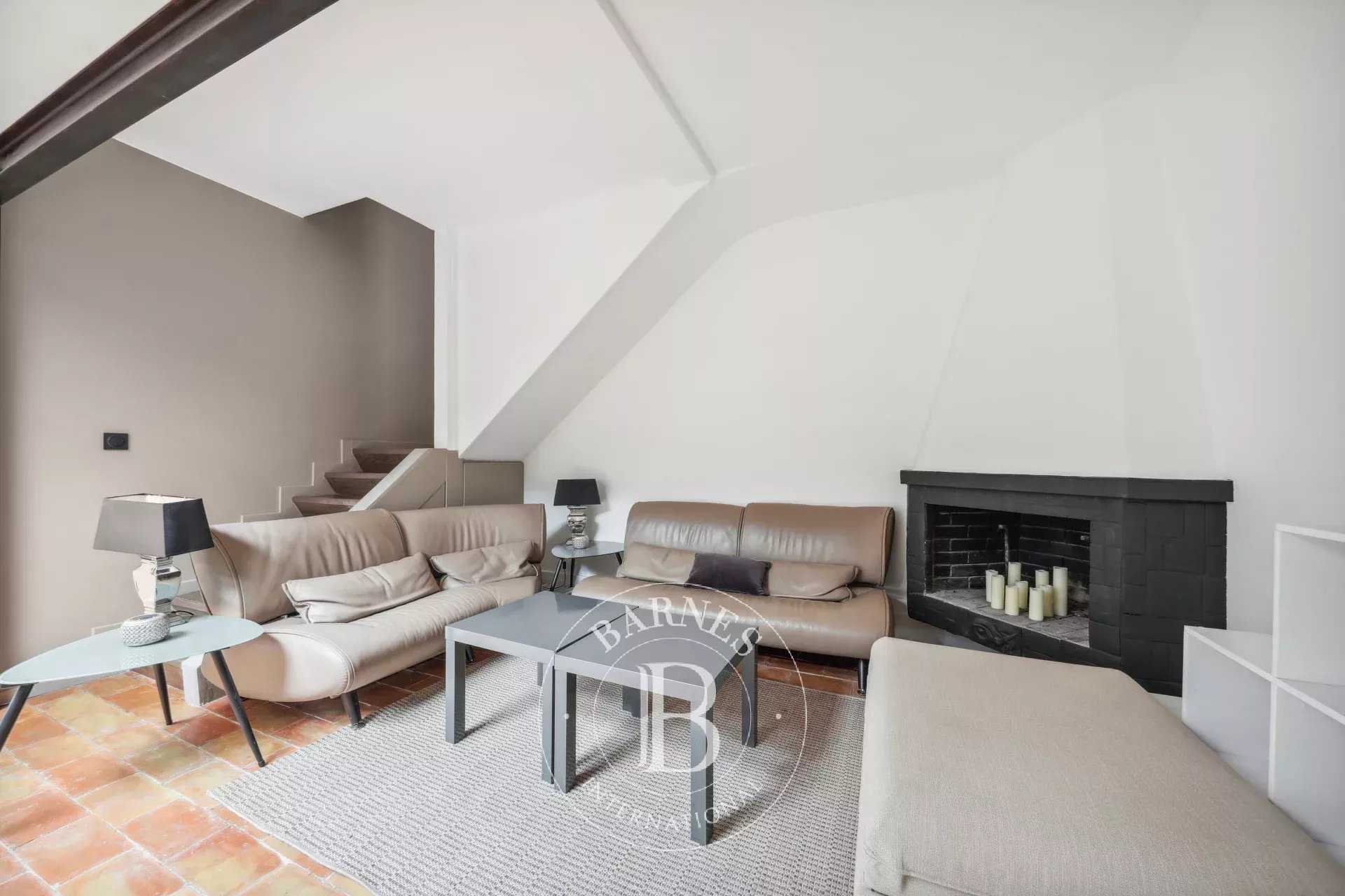 Paris  - Appartement 2 Pièces, 1 Chambre