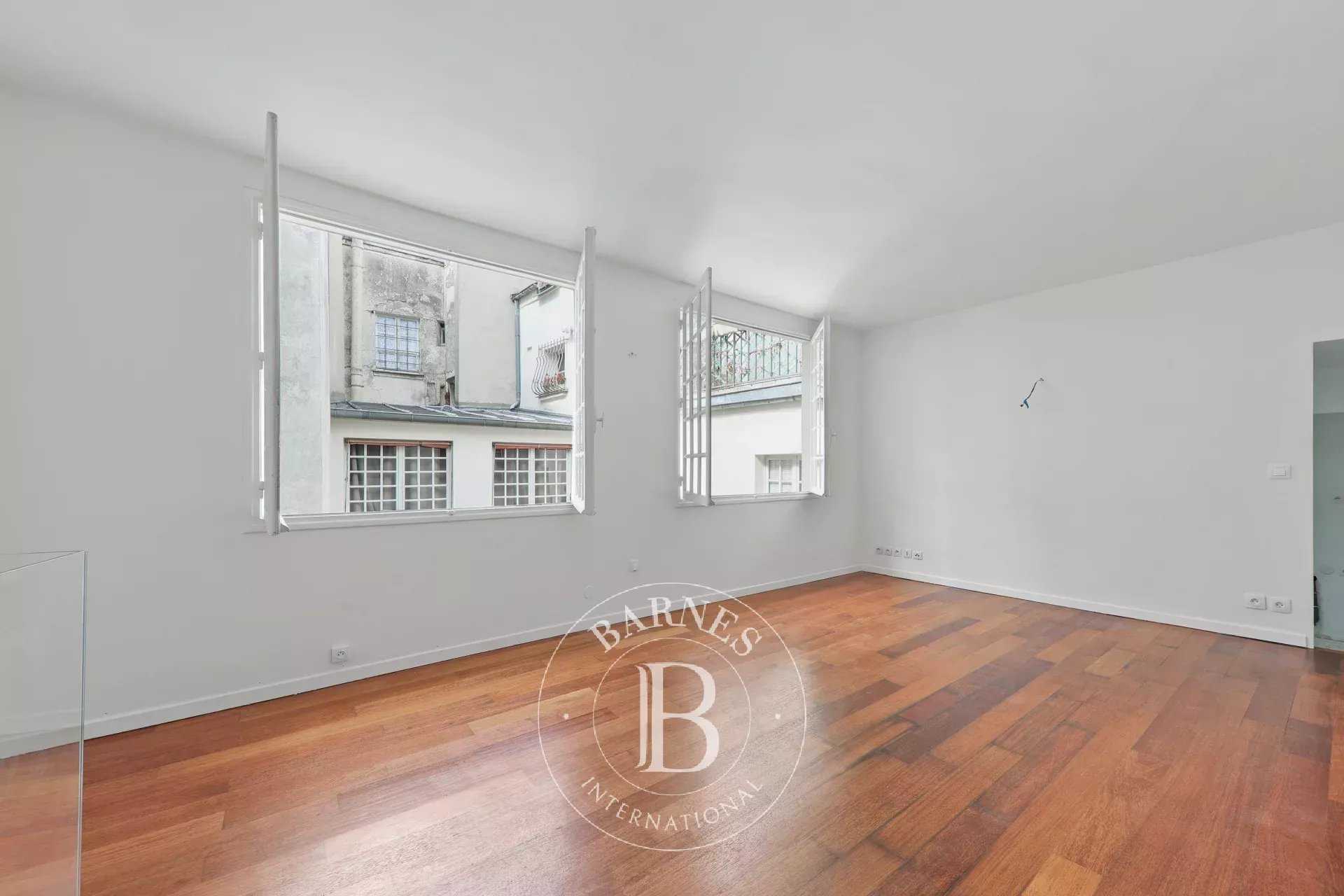 Paris  - Appartement 2 Pièces, 1 Chambre