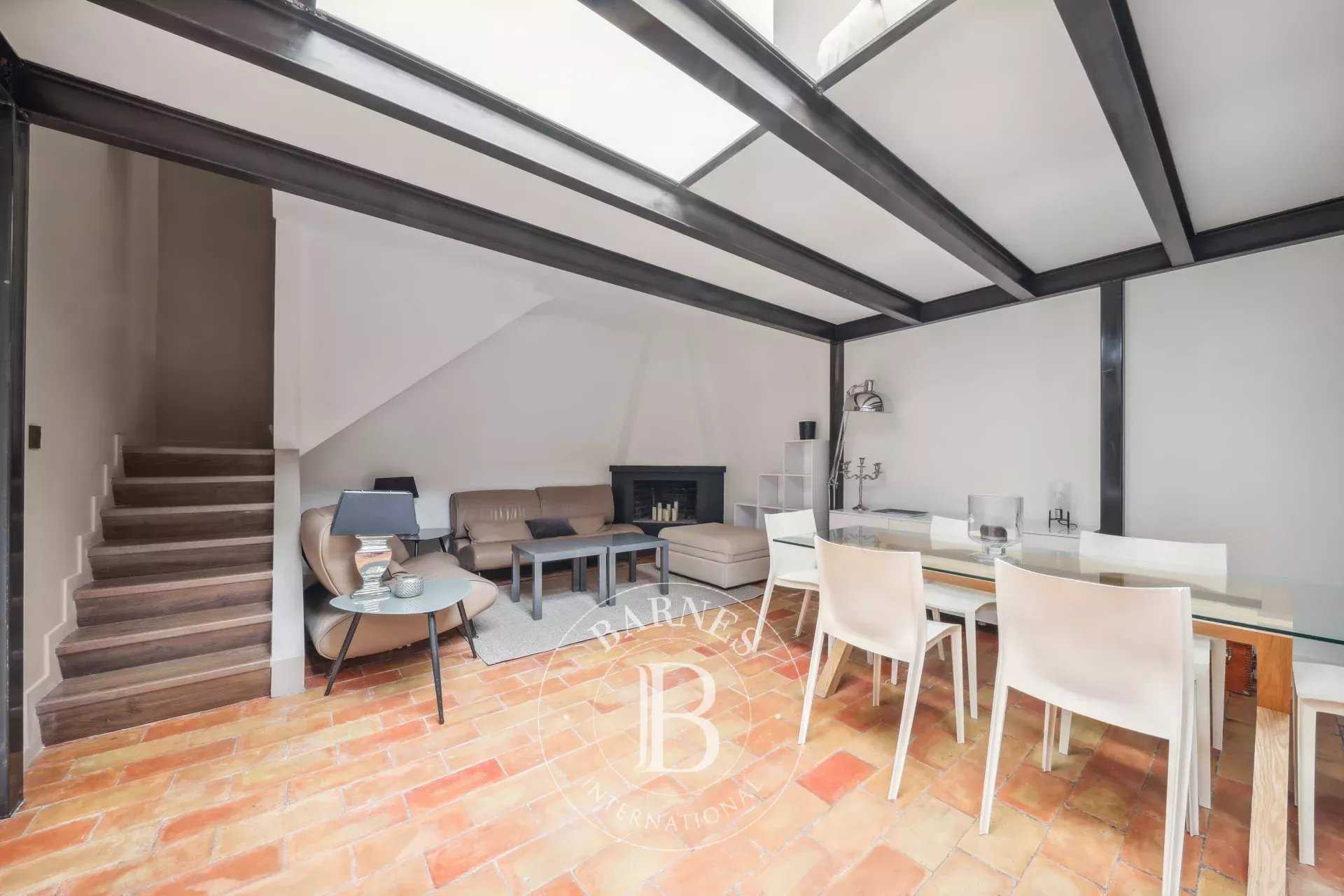 Paris  - Appartement 2 Pièces, 1 Chambre
