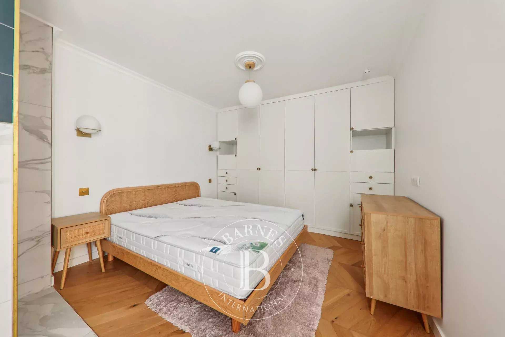 Paris  - Appartement 3 Pi&egrave;ces 2 Chambres