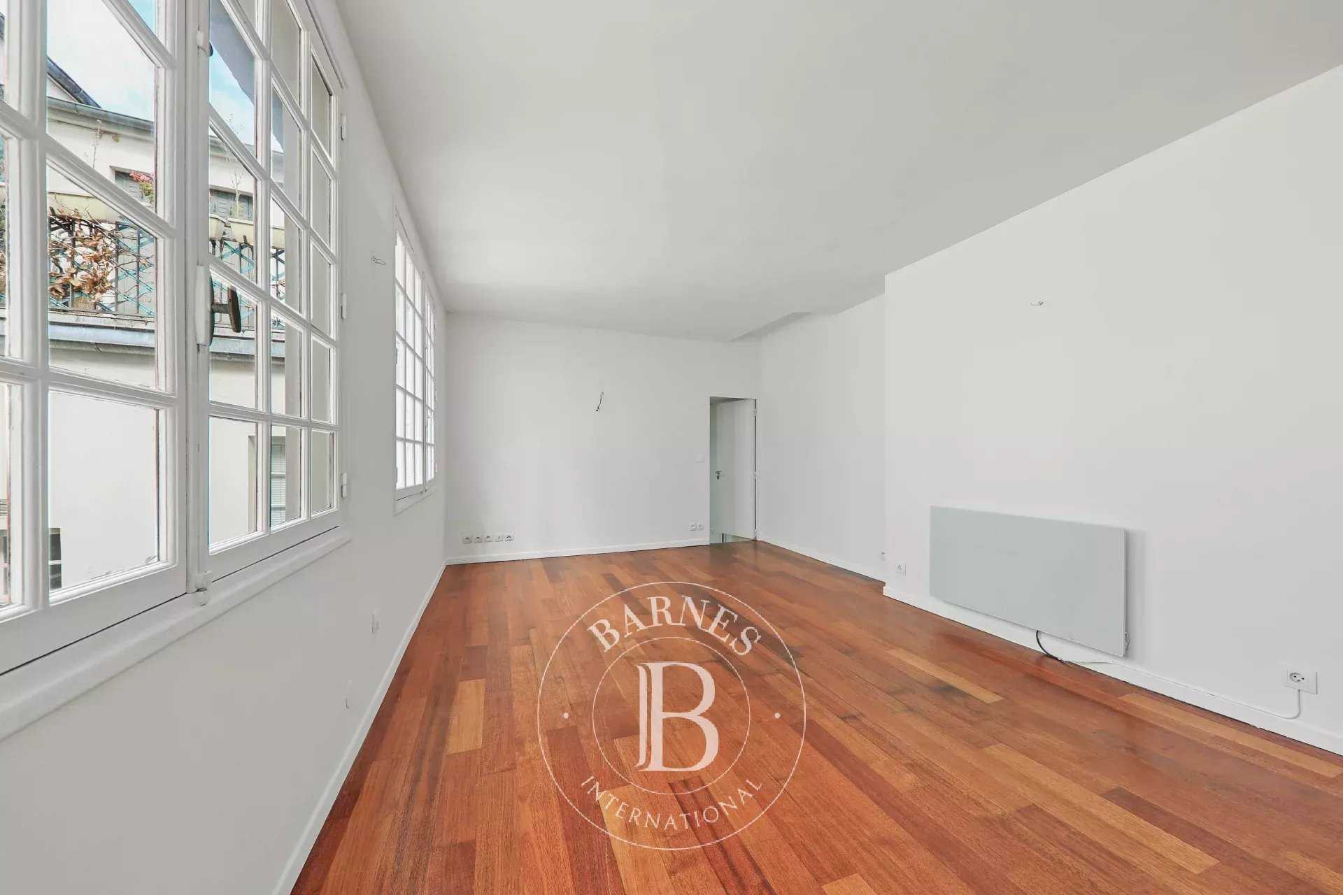 Paris  - Appartement 2 Pièces, 1 Chambre