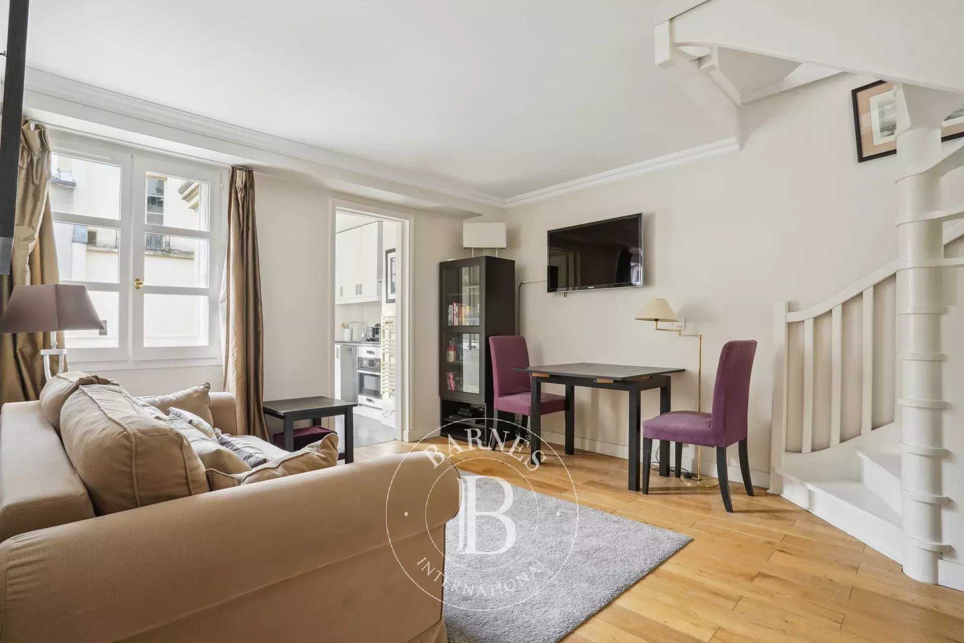 Paris  - Appartement 2 Pièces, 1 Chambre