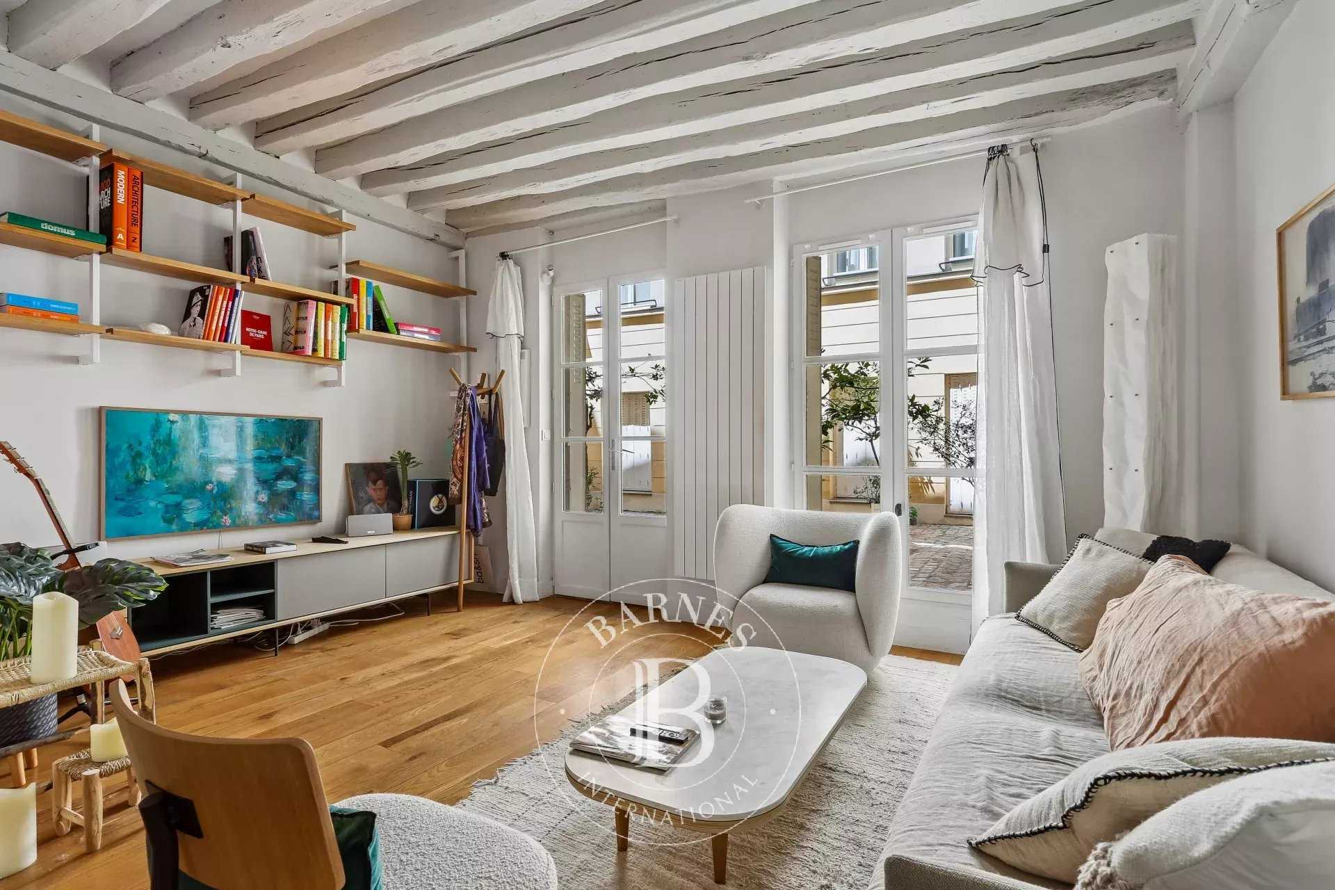 Paris  - Appartement 3 Pi&egrave;ces 2 Chambres