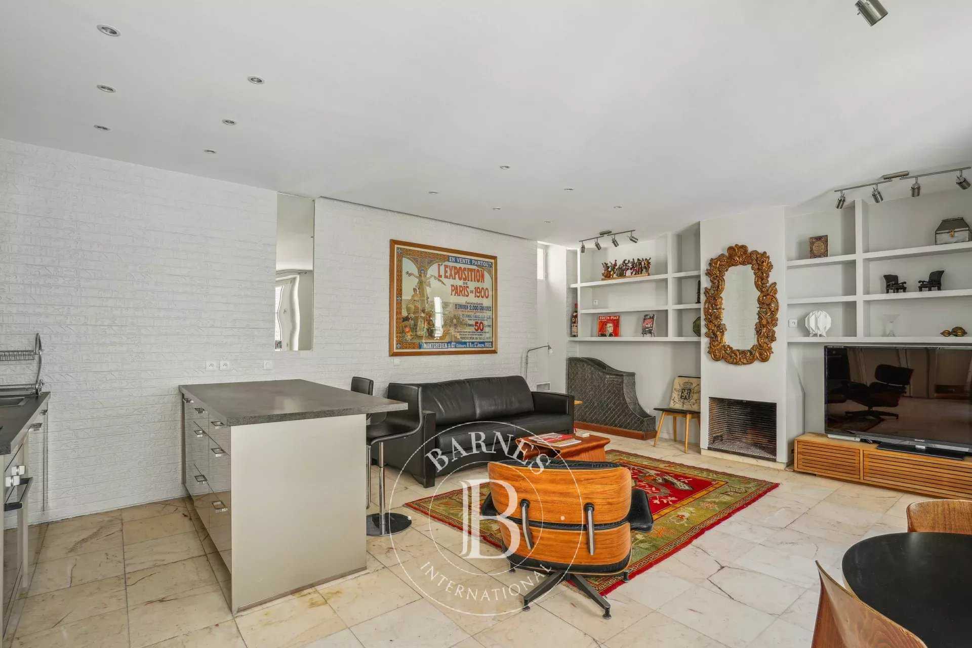 Paris  - Appartement 2 Pièces, 1 Chambre