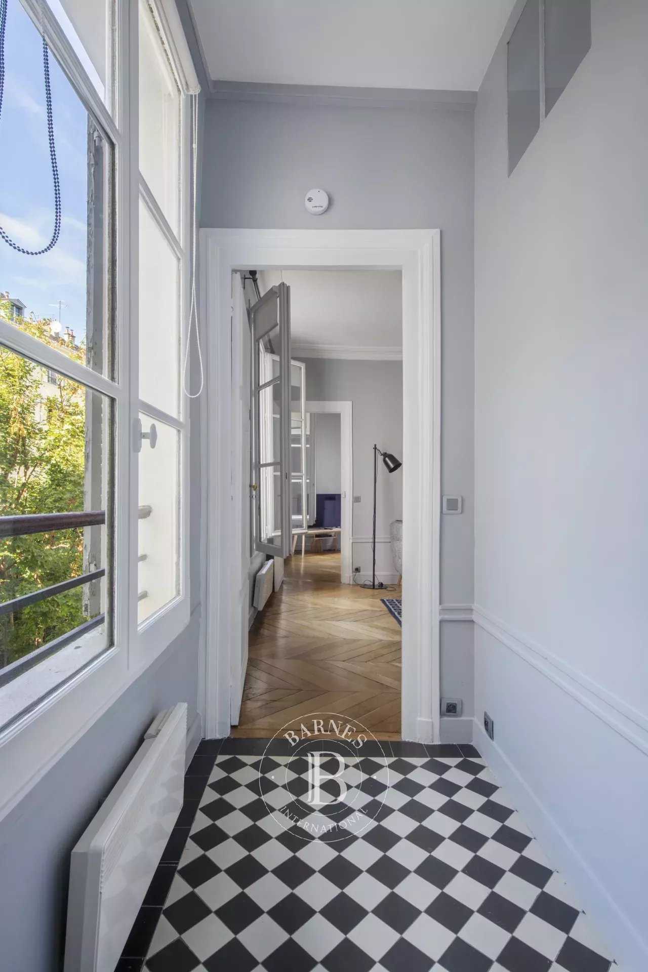 Paris  - Appartement 2 Pièces, 1 Chambre