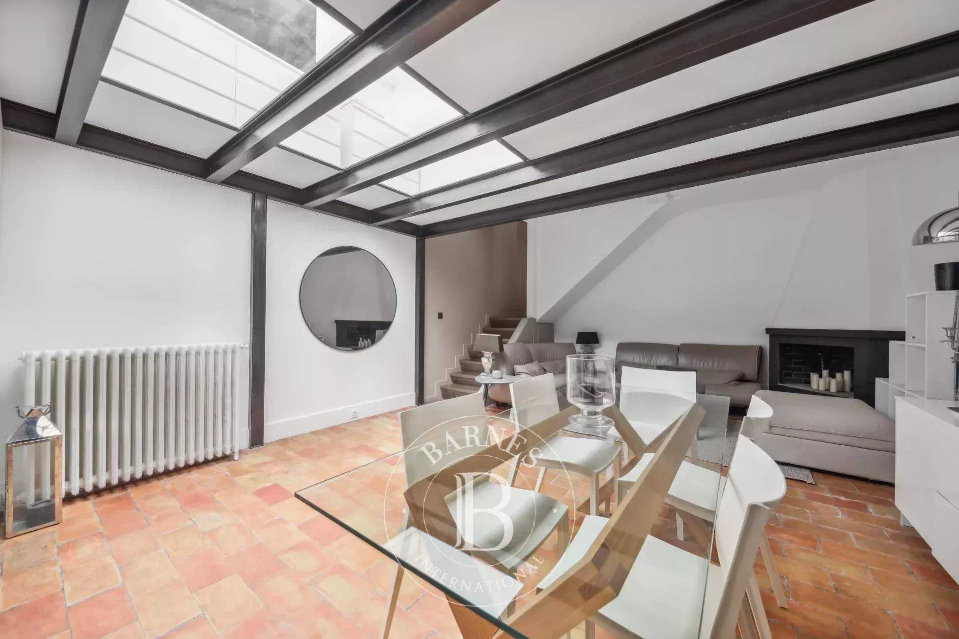 Paris  - Appartement 2 Pièces, 1 Chambre