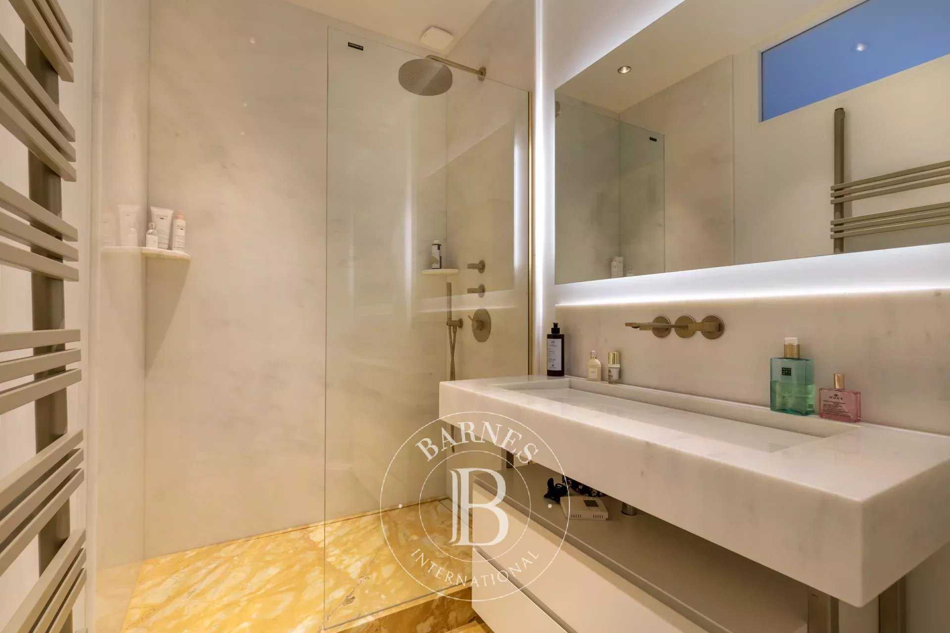 Paris  - Apartment 2 Bedrooms