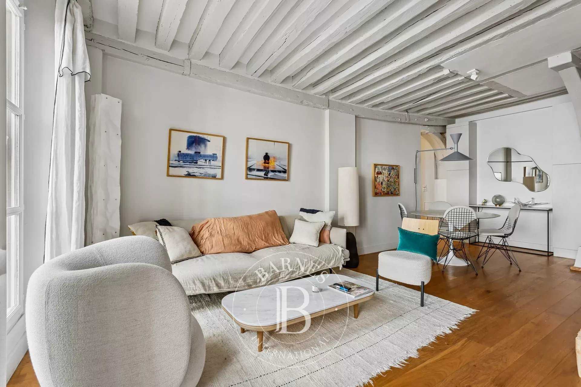Paris  - Appartement 3 Pi&egrave;ces 2 Chambres