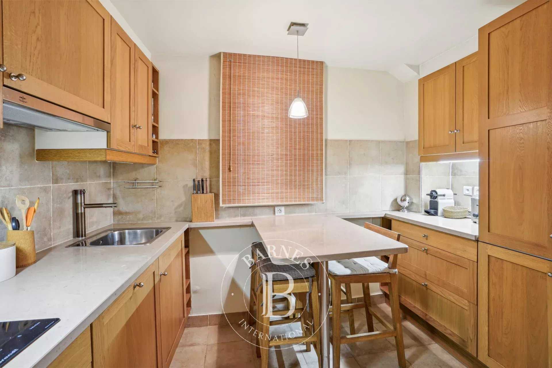 Paris  - Appartement 2 Pièces, 1 Chambre