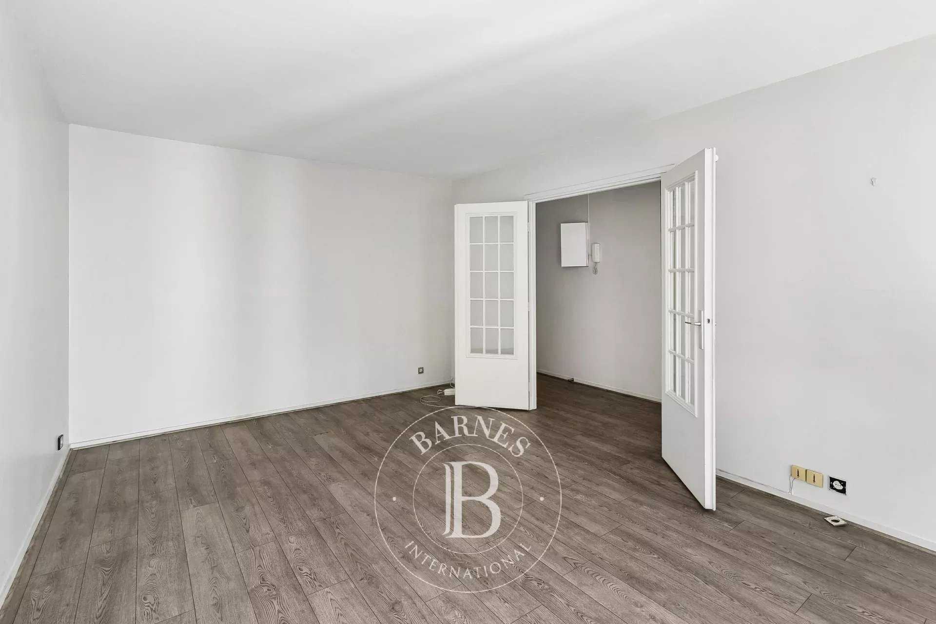 Paris  - Appartement 2 Pi&egrave;ces, 1 Chambre