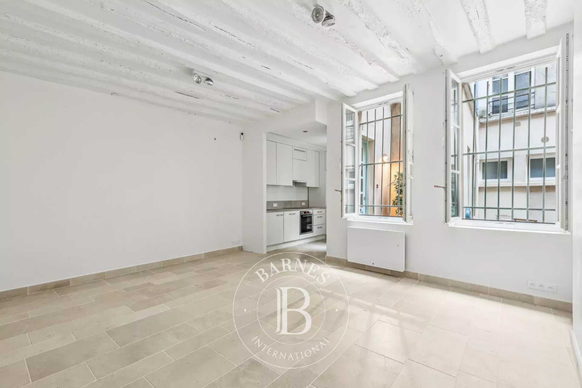 Paris  - Appartement 2 Pièces, 1 Chambre