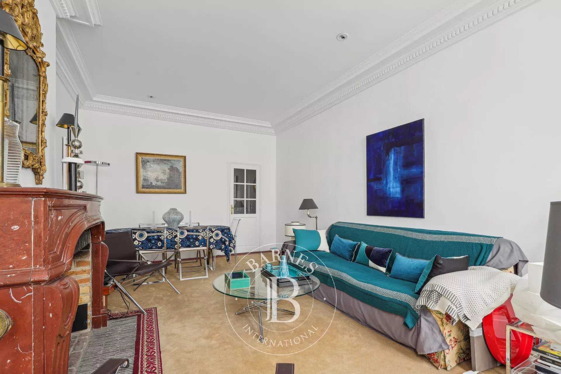 Paris  - Appartement 2 Pièces, 1 Chambre