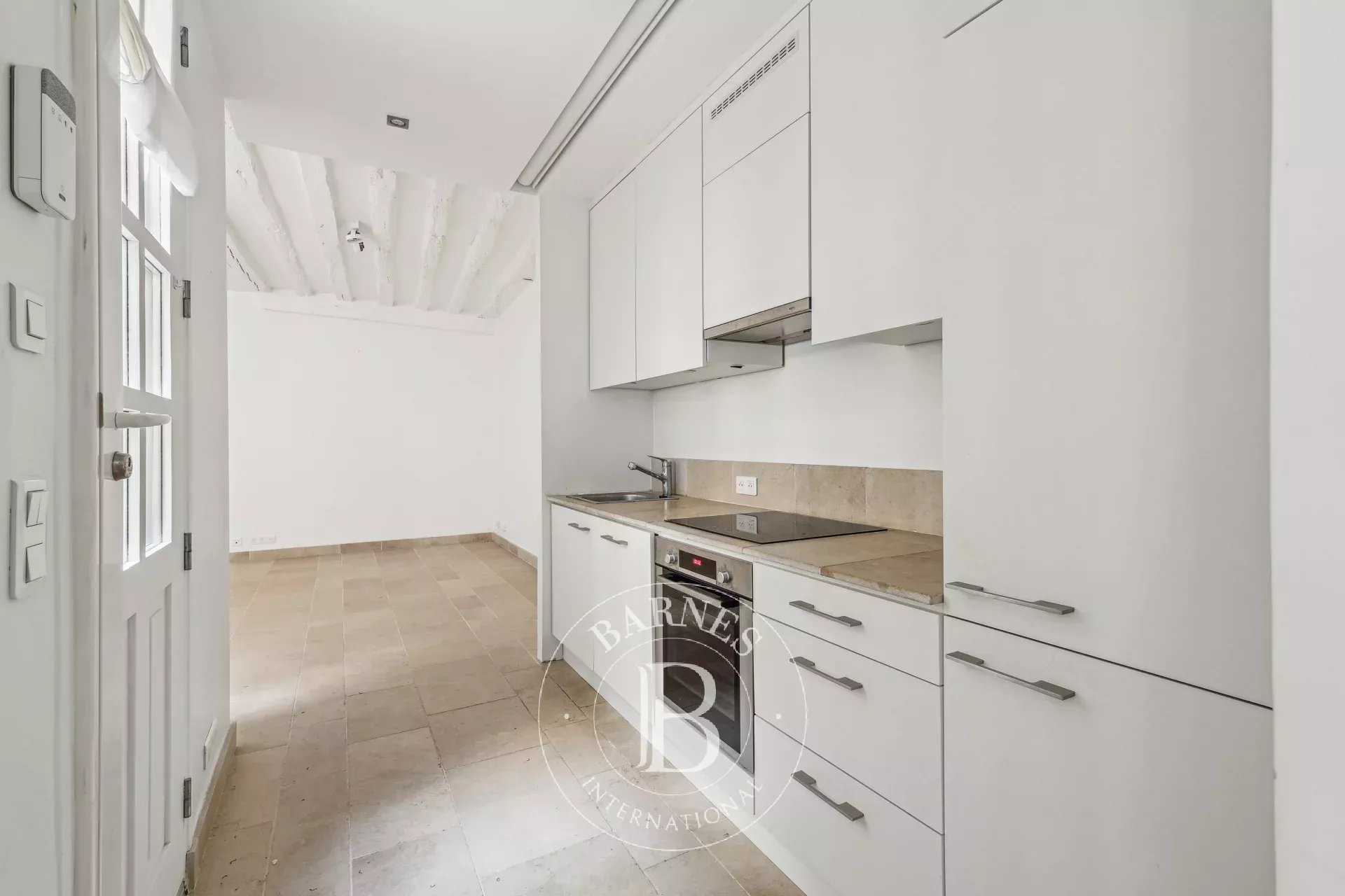 Paris  - Appartement 2 Pièces, 1 Chambre