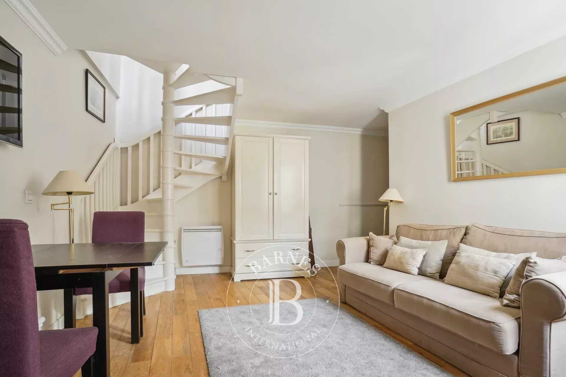 Paris  - Appartement 2 Pièces, 1 Chambre