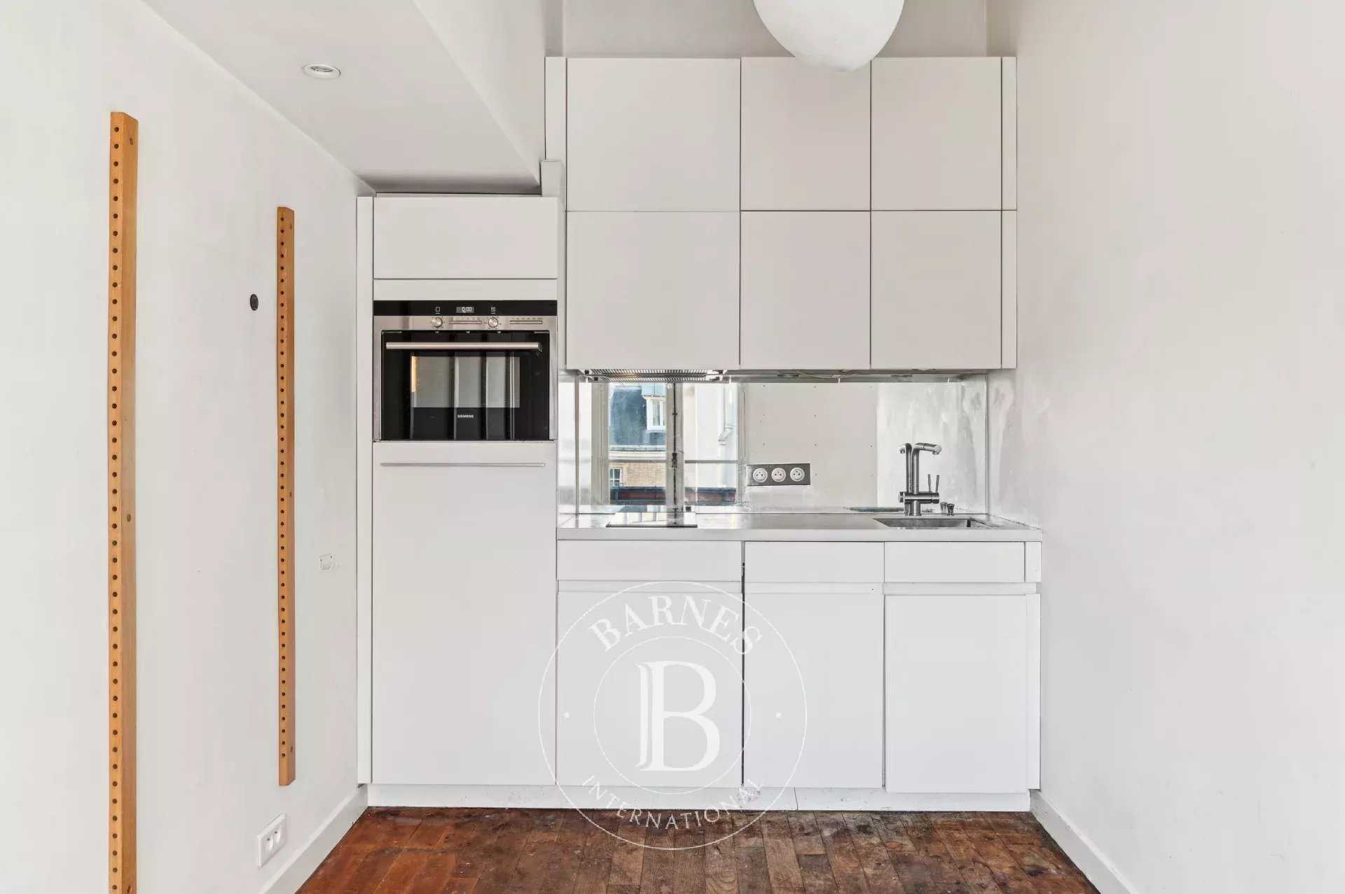 Paris  - Appartement 2 Pièces, 1 Chambre