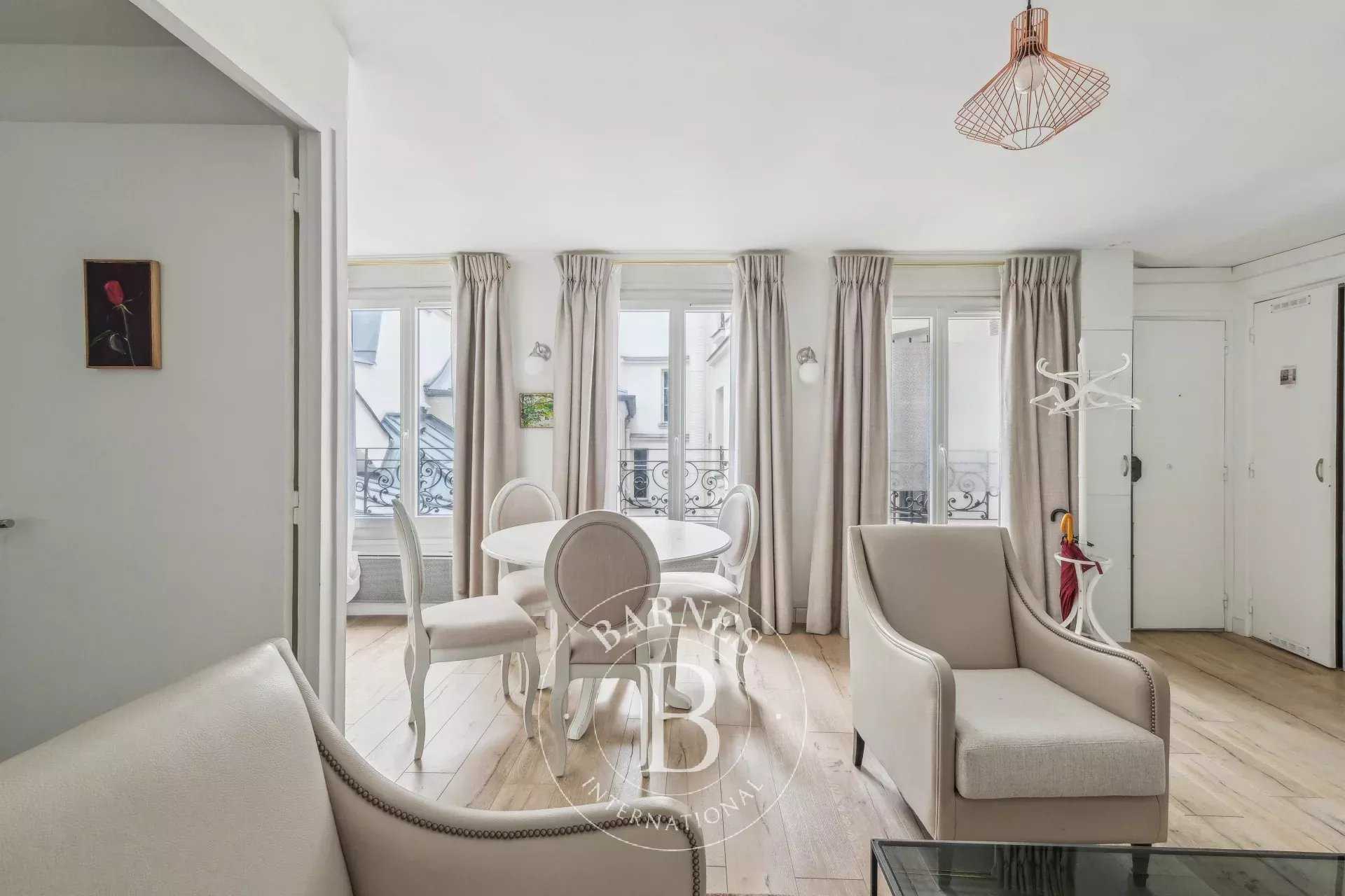 Paris  - Appartement 2 Pièces, 1 Chambre
