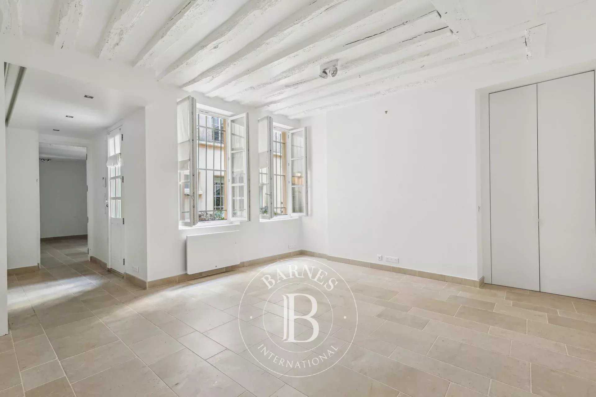 Paris  - Appartement 2 Pièces, 1 Chambre