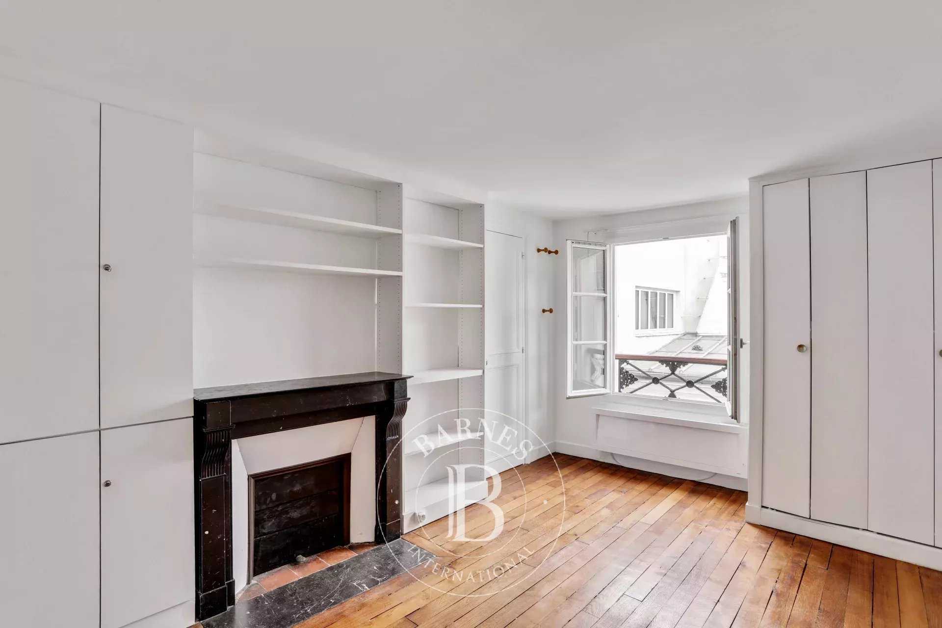 Paris  - Appartement 2 Pièces, 1 Chambre