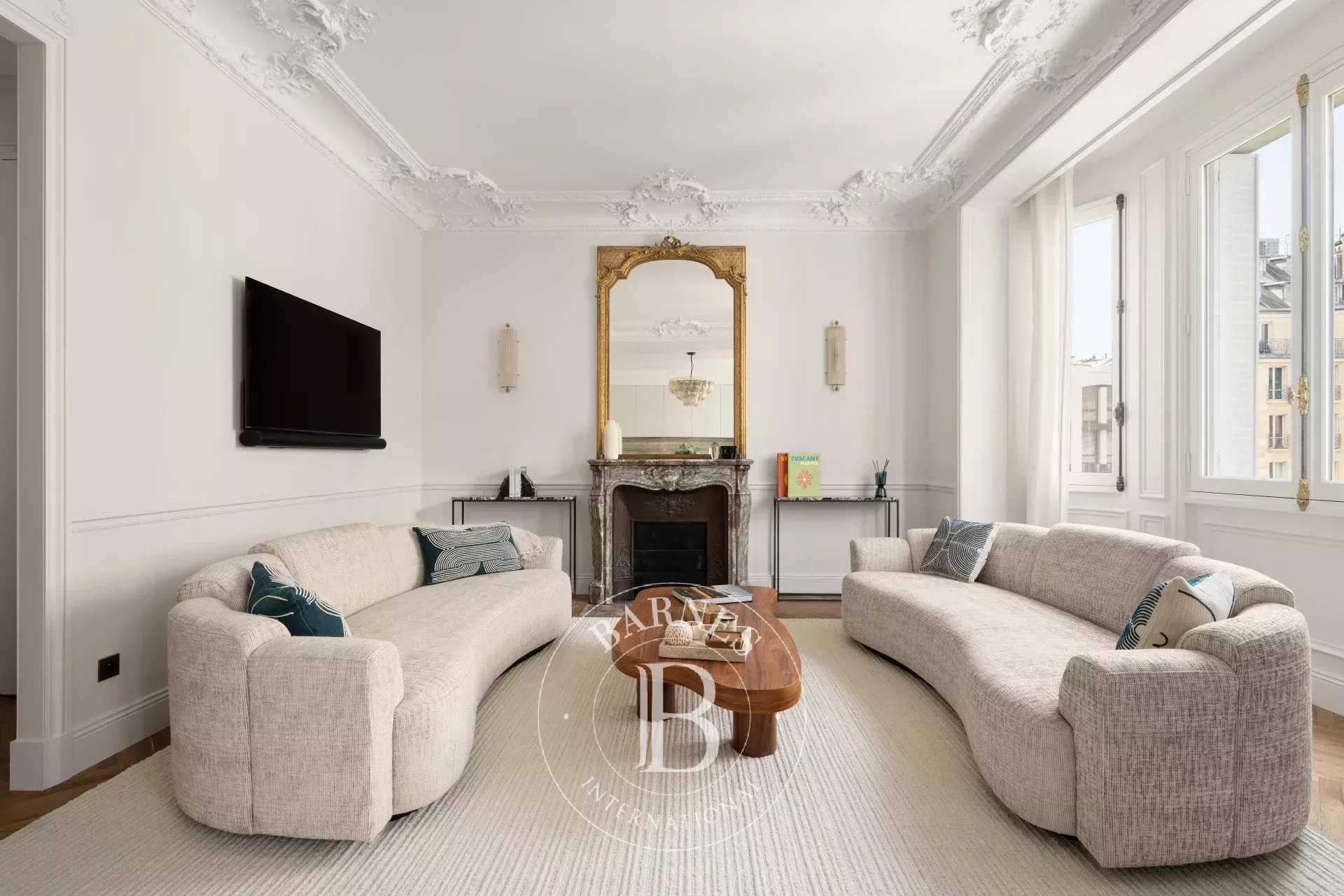 Paris  - Appartement 4 Pièces 2 Chambres