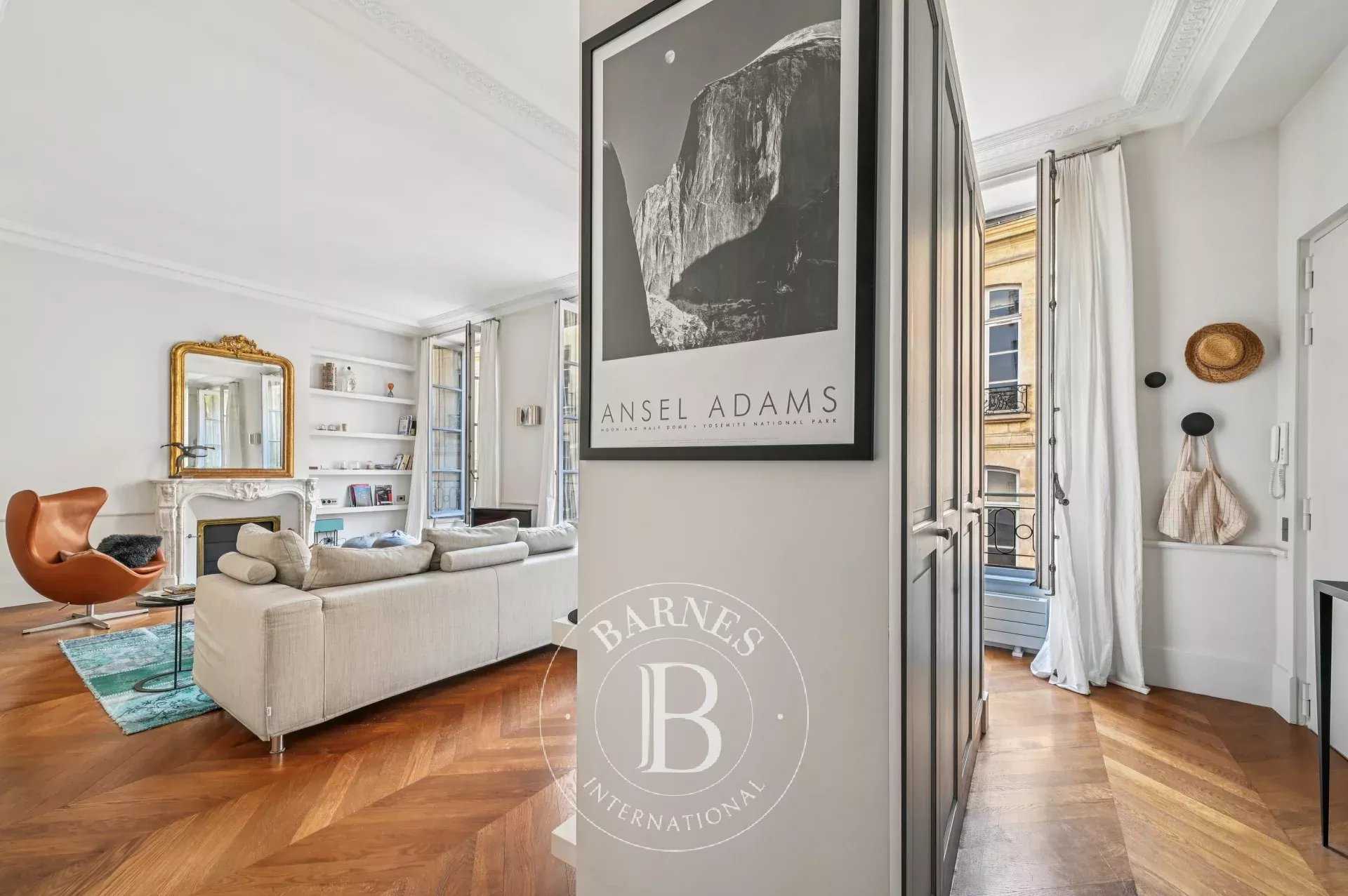 Paris  - Appartement 3 Pièces, 1 Chambre